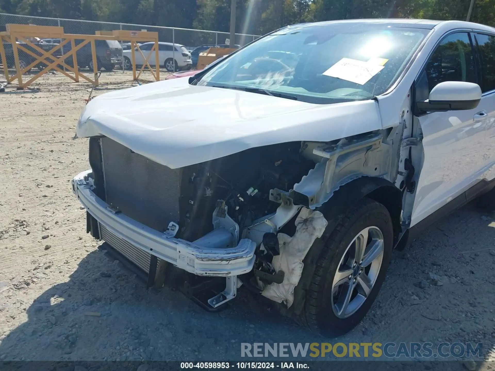 6 Photograph of a damaged car 2FMPK4J98NBA95745 FORD EDGE 2022
