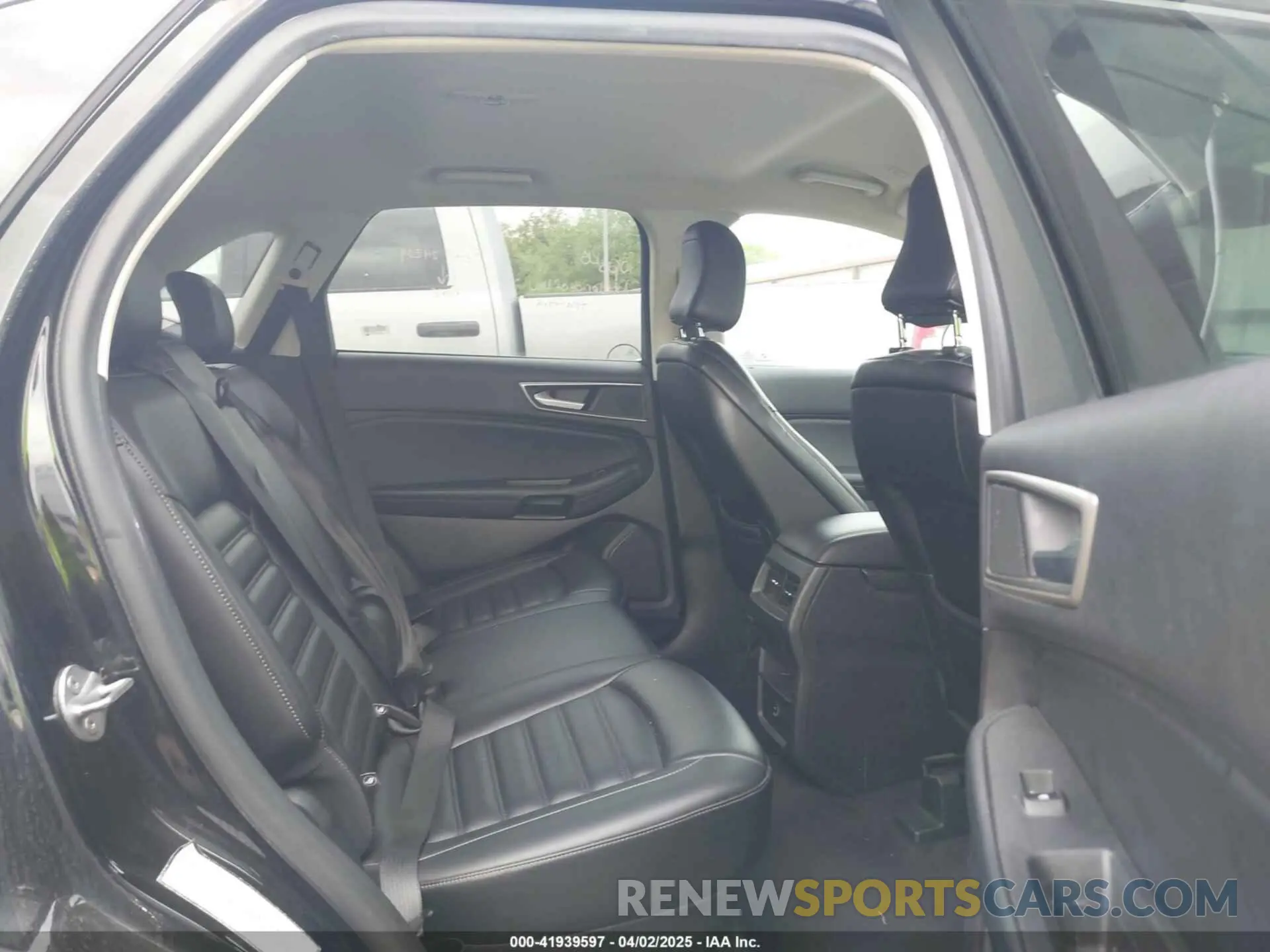 8 Photograph of a damaged car 2FMPK4J99NBA30550 FORD EDGE 2022