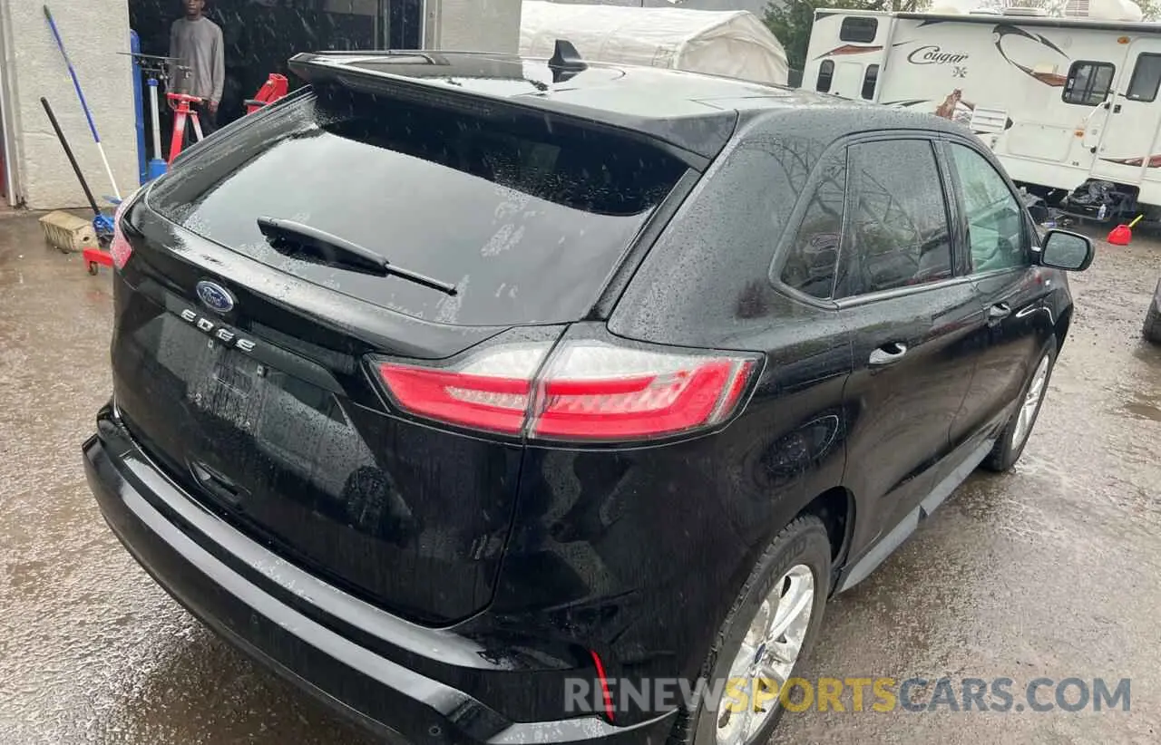 4 Photograph of a damaged car 2FMPK4J99NBA97598 FORD EDGE 2022