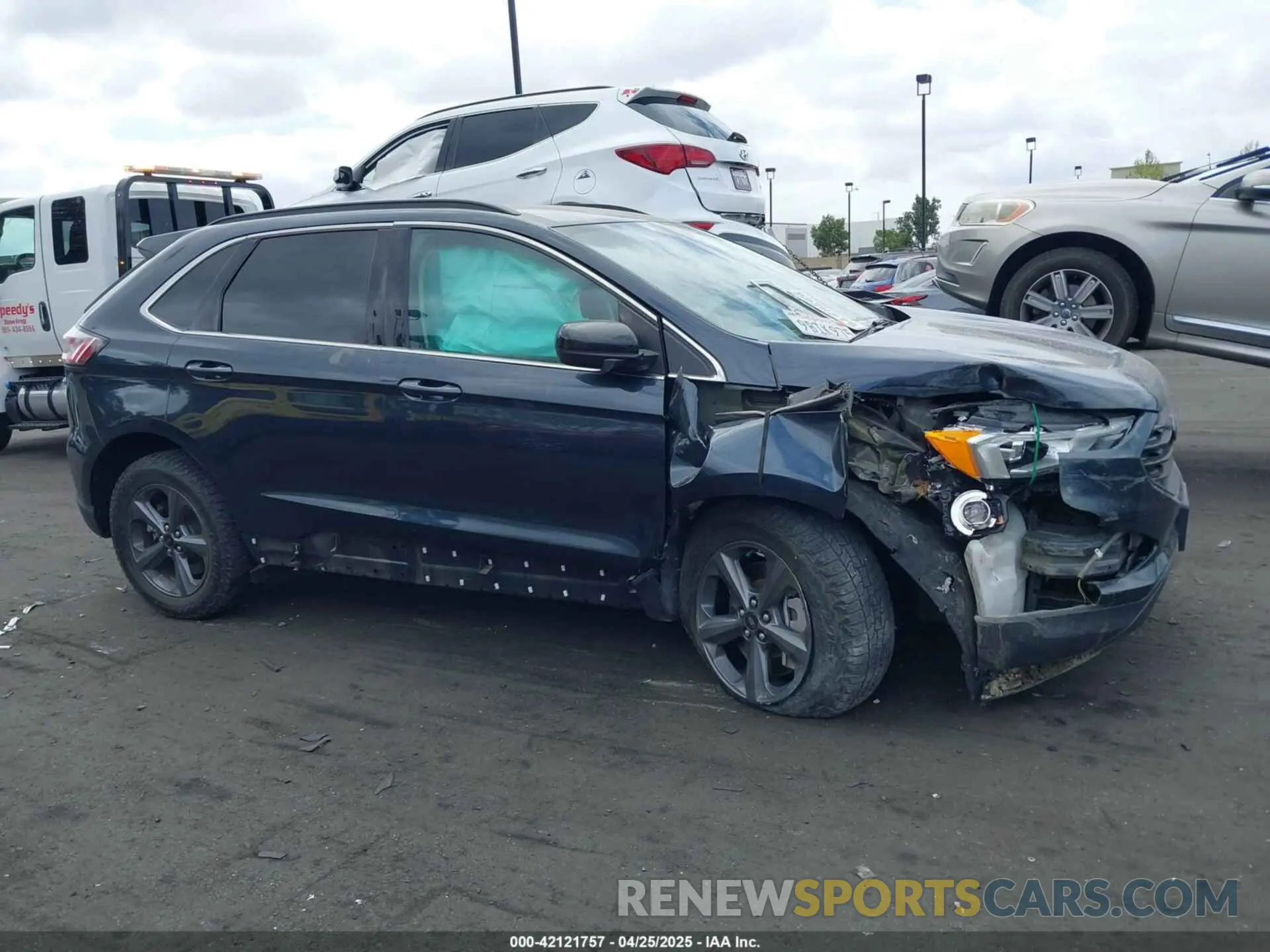 13 Photograph of a damaged car 2FMPK4J9XNBA02739 FORD EDGE 2022