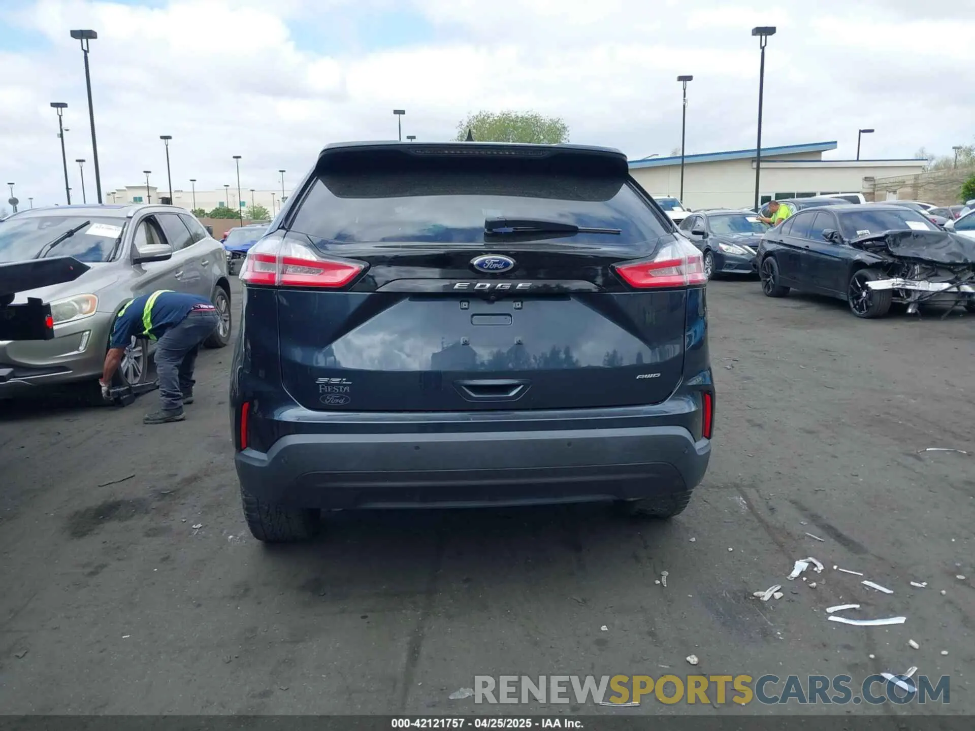 16 Photograph of a damaged car 2FMPK4J9XNBA02739 FORD EDGE 2022
