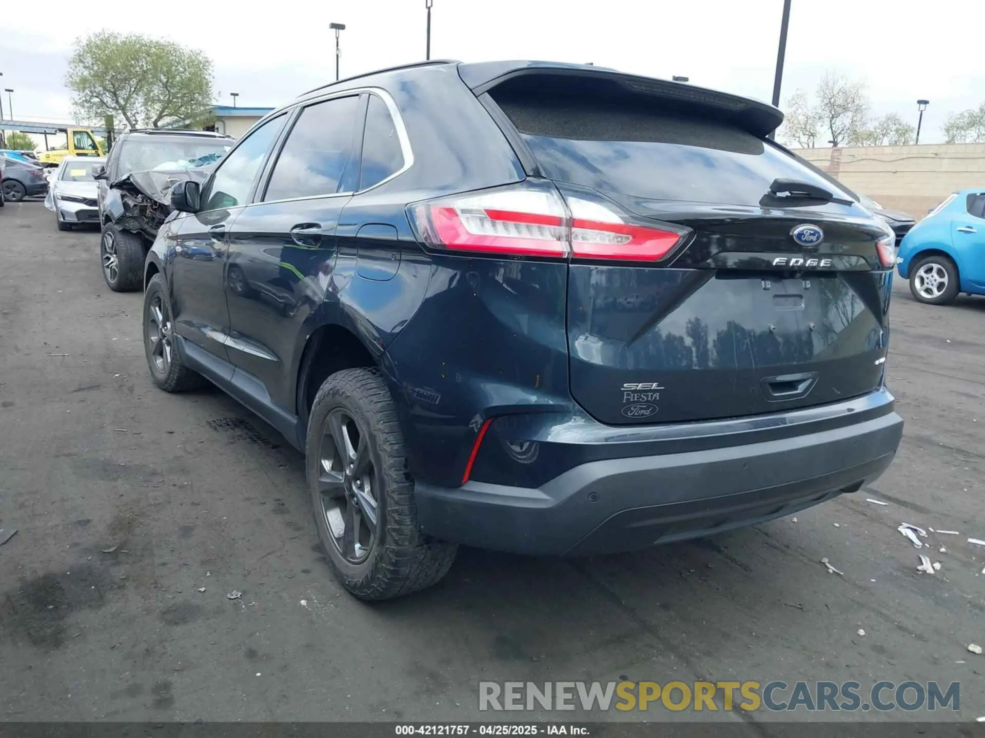 3 Photograph of a damaged car 2FMPK4J9XNBA02739 FORD EDGE 2022