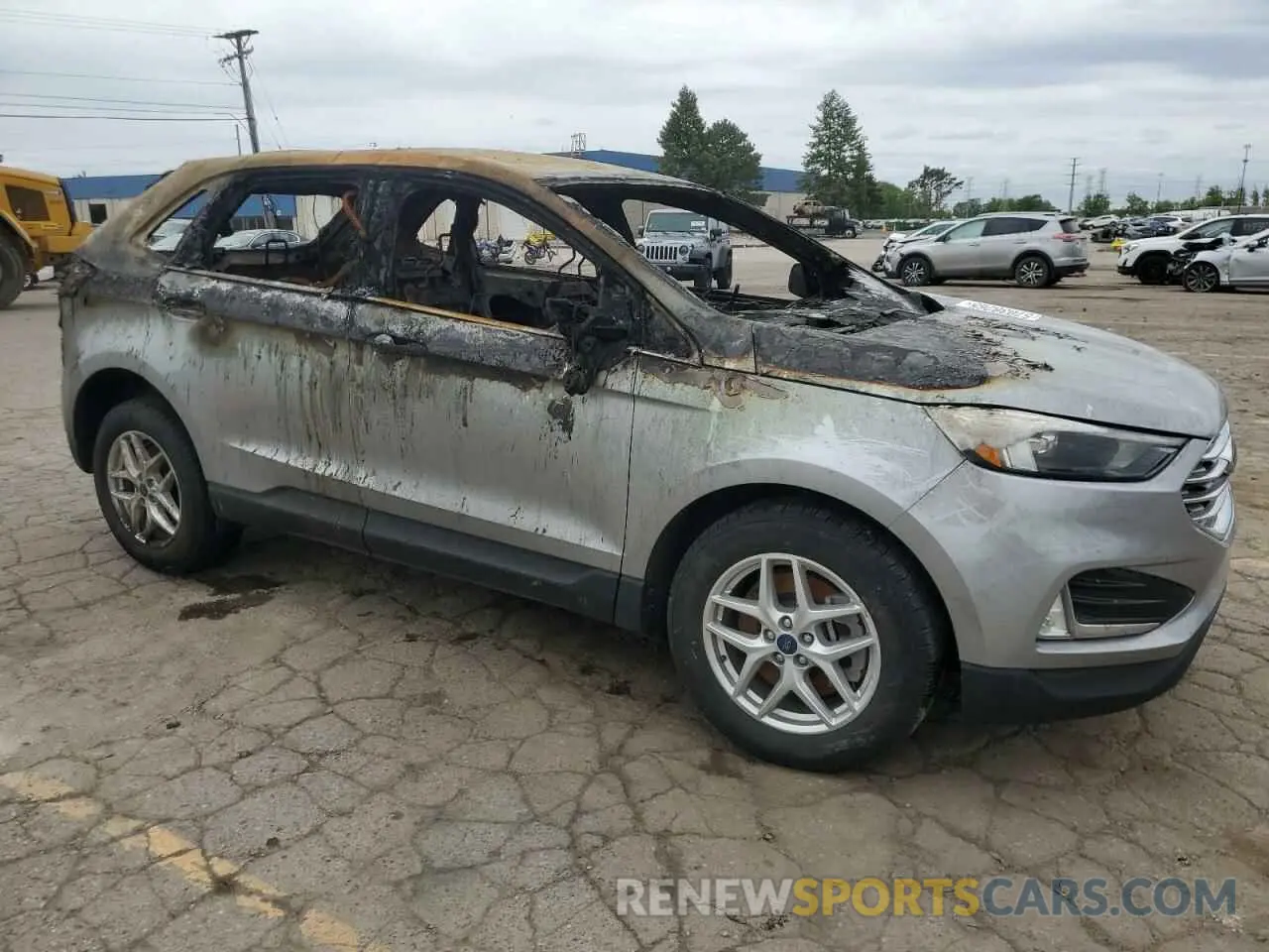 4 Photograph of a damaged car 2FMPK4J9XNBA68546 FORD EDGE 2022