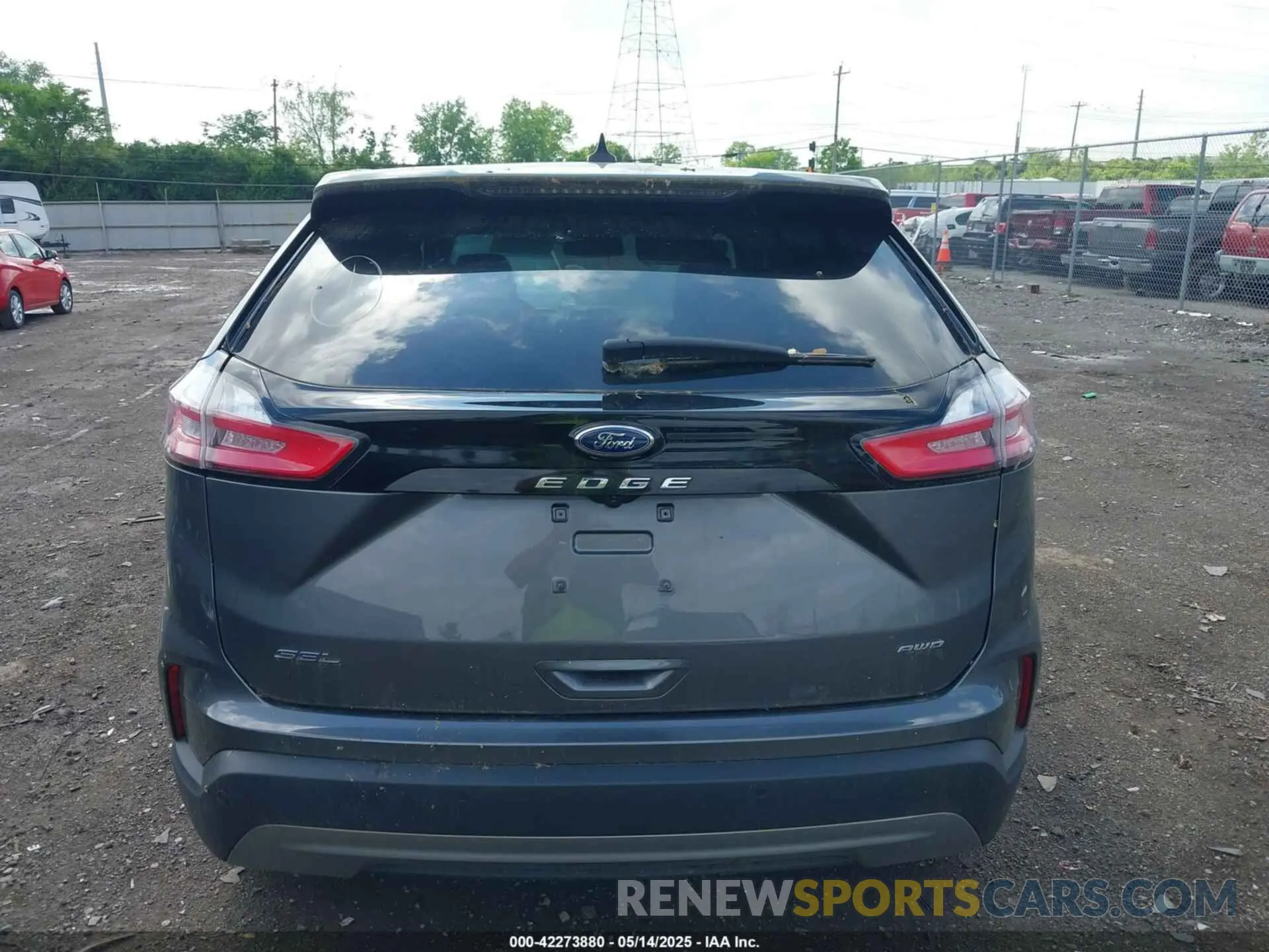 17 Photograph of a damaged car 2FMPK4J9XNBB11072 FORD EDGE 2022