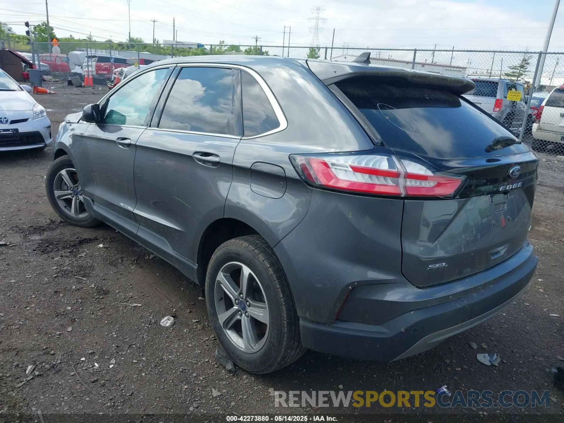 3 Photograph of a damaged car 2FMPK4J9XNBB11072 FORD EDGE 2022