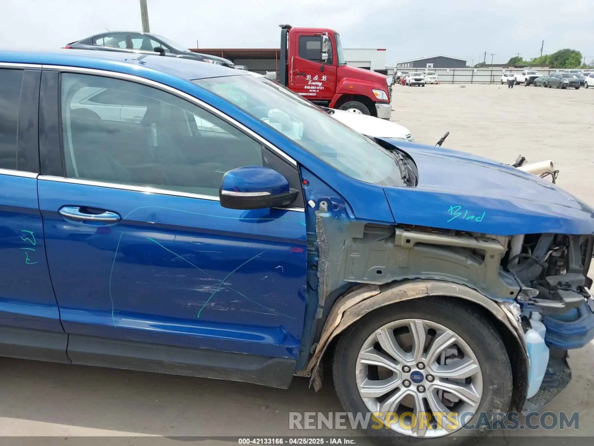 18 Photograph of a damaged car 2FMPK4K90NBA94541 FORD EDGE 2022