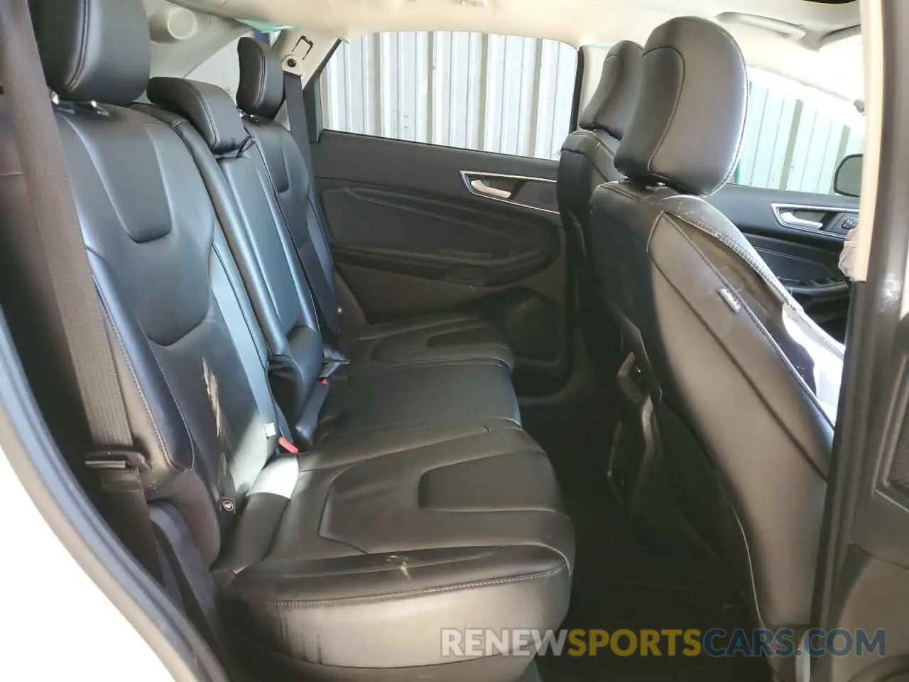 11 Photograph of a damaged car 2FMPK4K90NBA97309 FORD EDGE 2022