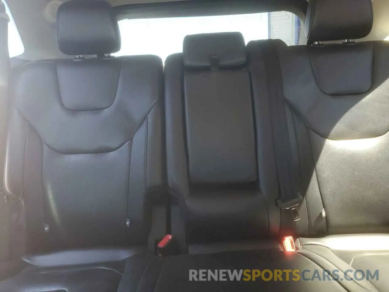 10 Photograph of a damaged car 2FMPK4K90NBB04419 FORD EDGE 2022
