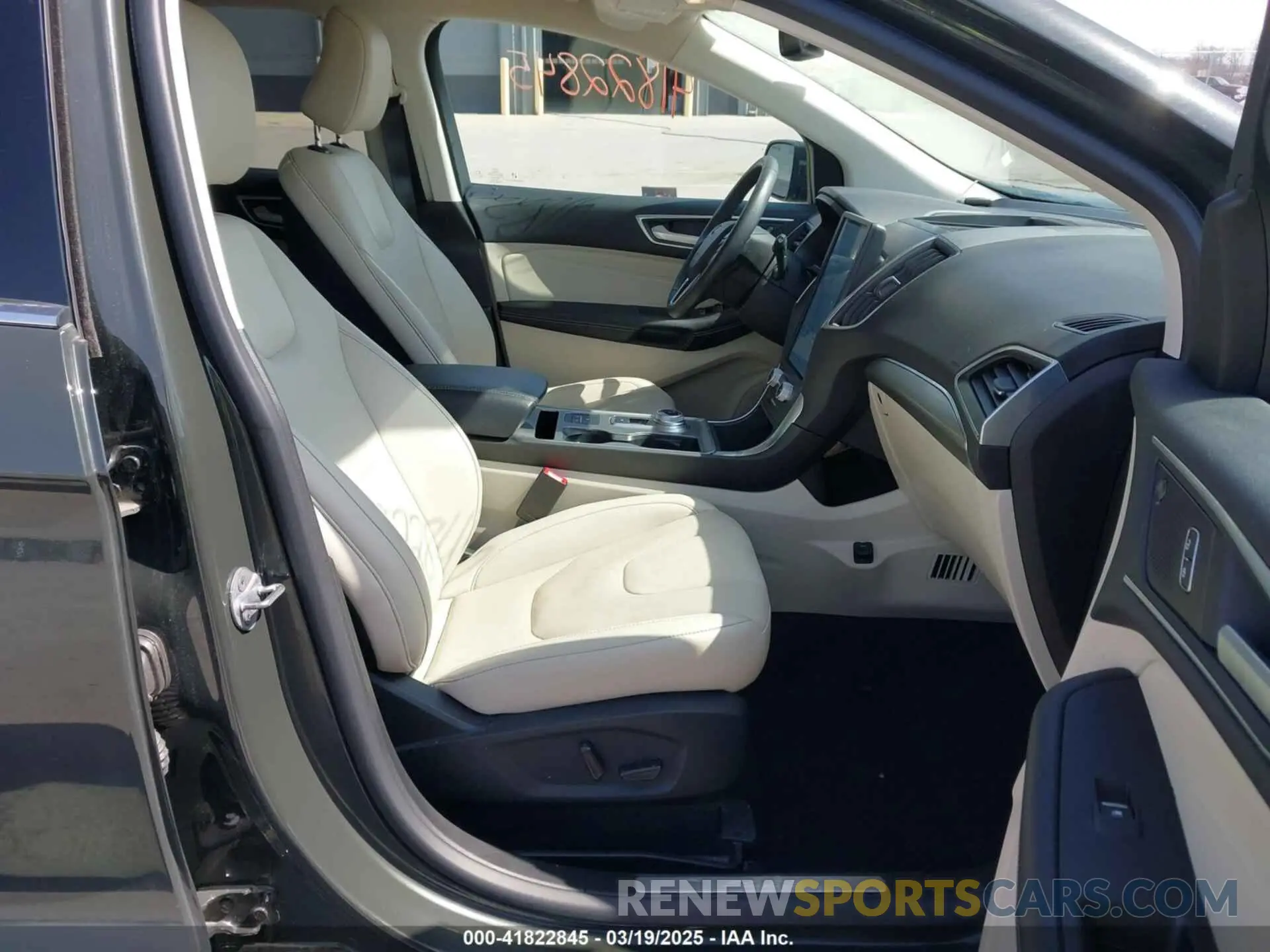 5 Photograph of a damaged car 2FMPK4K91NBA56560 FORD EDGE 2022