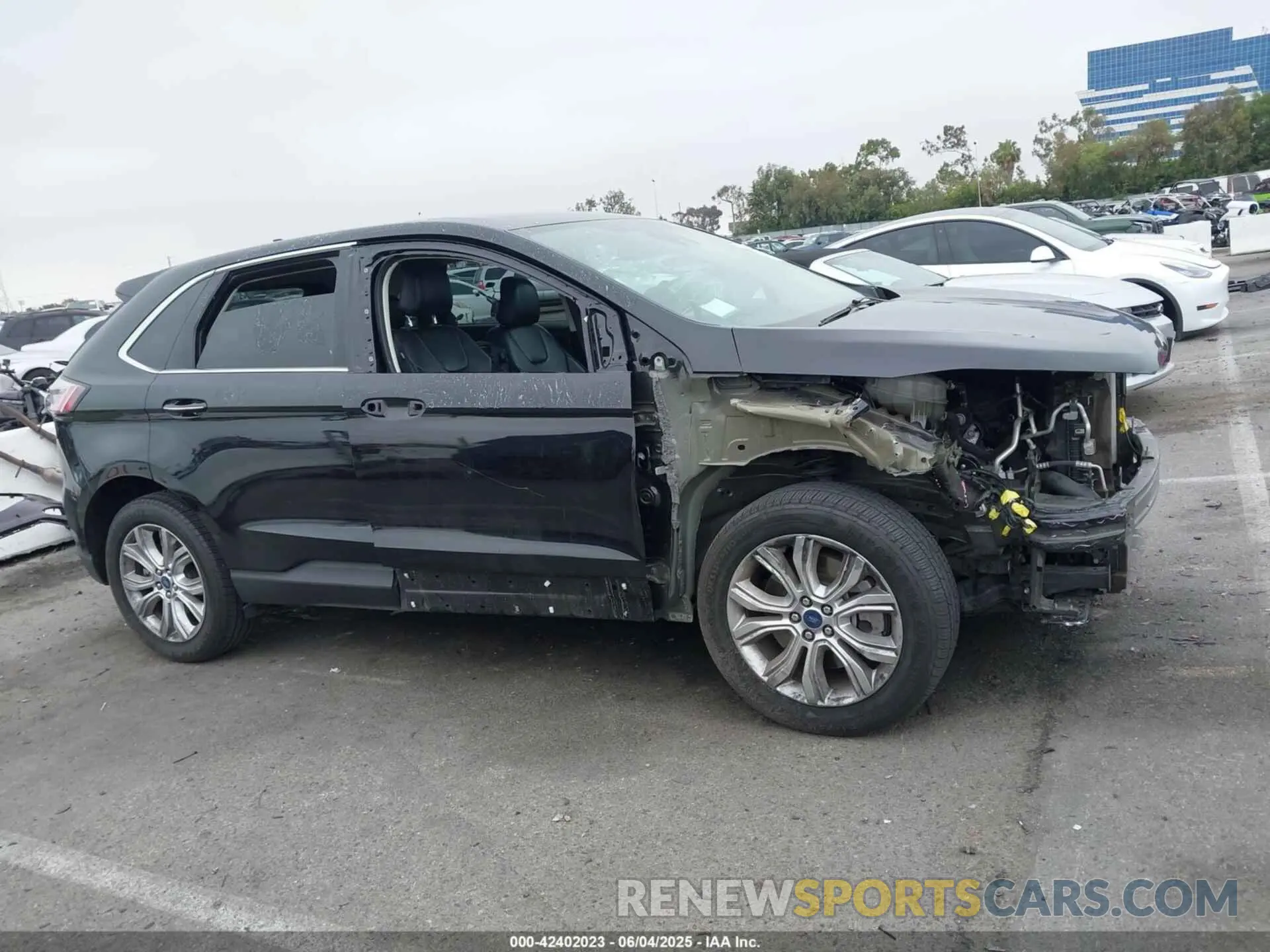 14 Photograph of a damaged car 2FMPK4K91NBA94645 FORD EDGE 2022
