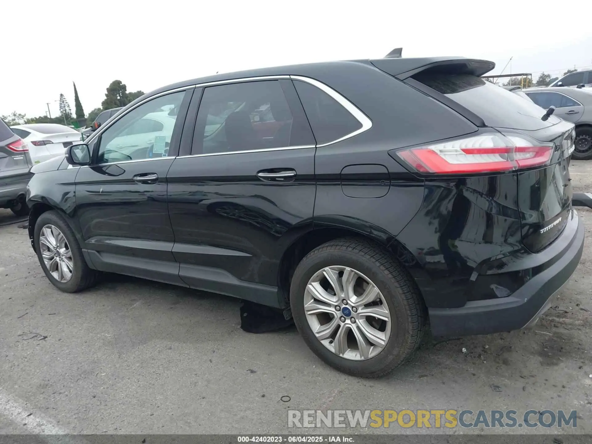 15 Photograph of a damaged car 2FMPK4K91NBA94645 FORD EDGE 2022