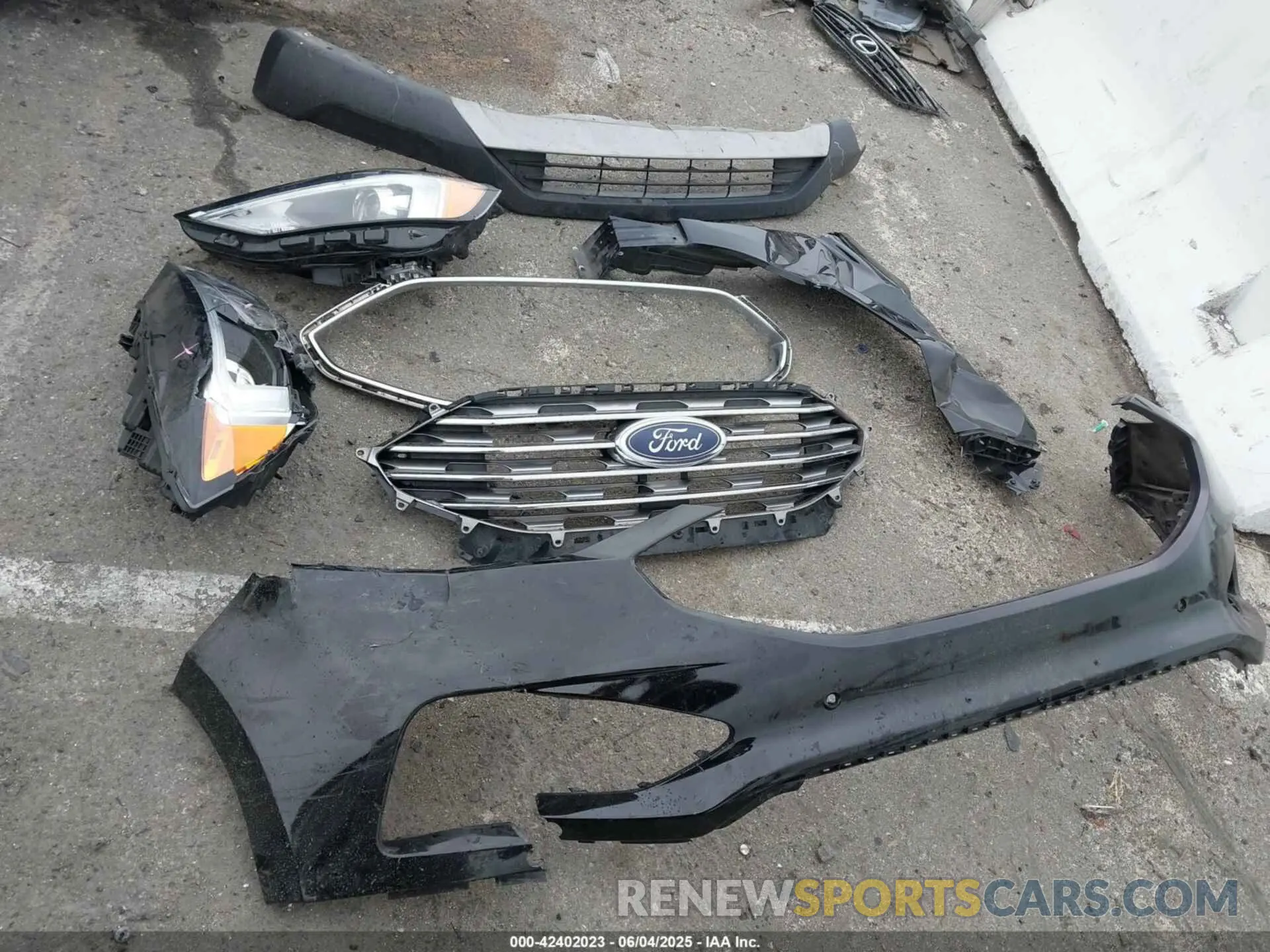 18 Photograph of a damaged car 2FMPK4K91NBA94645 FORD EDGE 2022