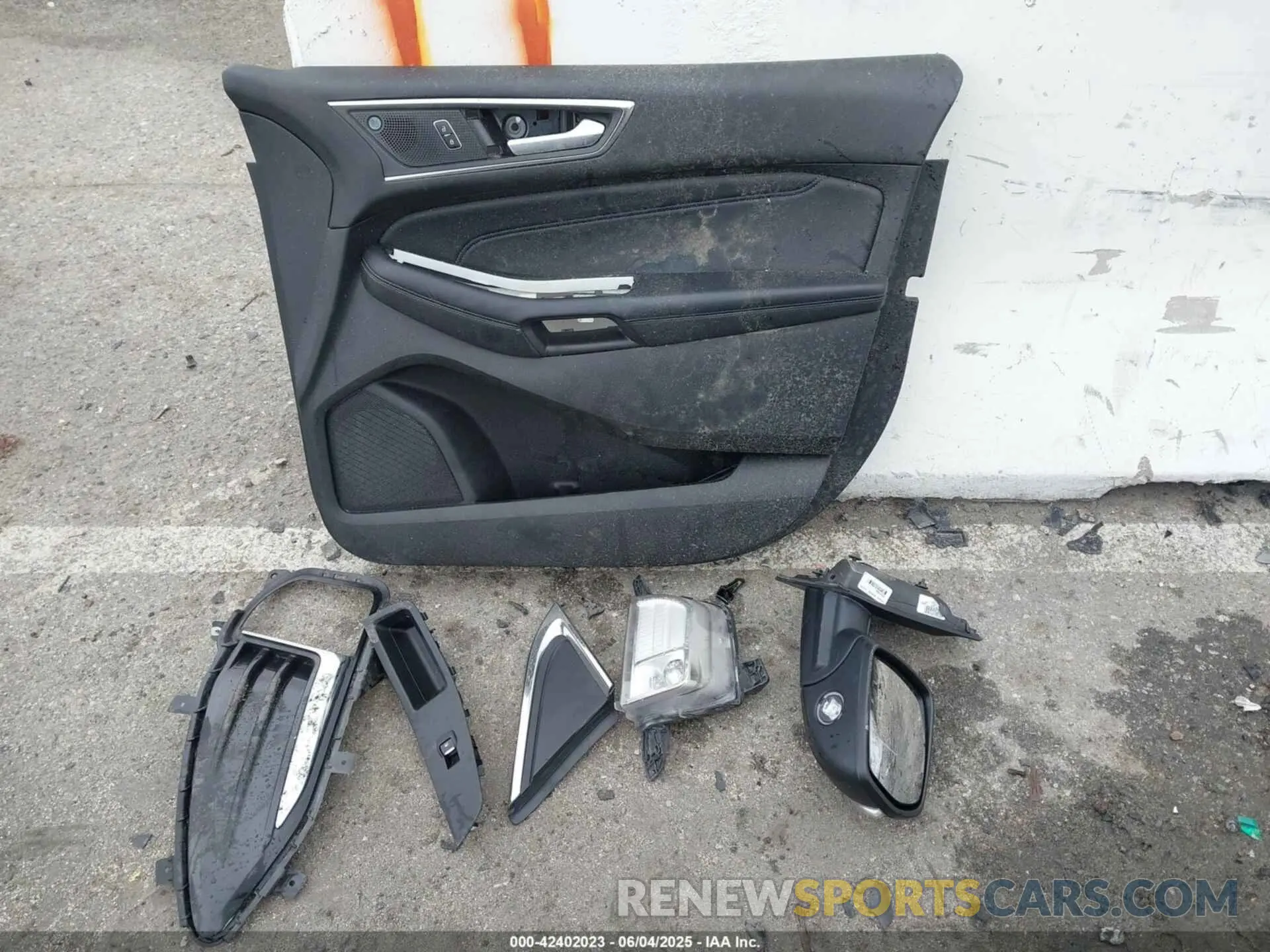 19 Photograph of a damaged car 2FMPK4K91NBA94645 FORD EDGE 2022