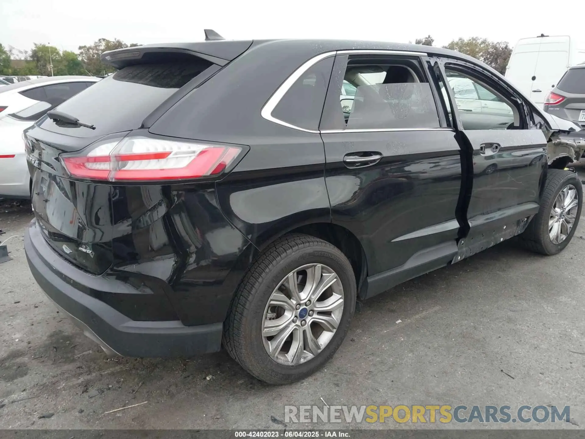 4 Photograph of a damaged car 2FMPK4K91NBA94645 FORD EDGE 2022