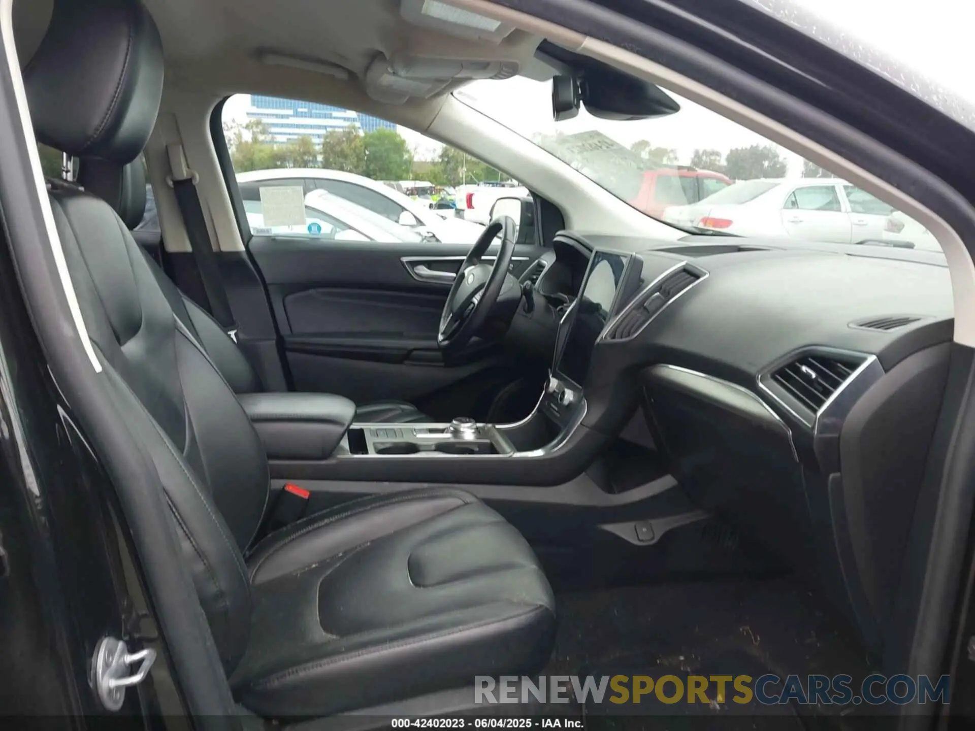 5 Photograph of a damaged car 2FMPK4K91NBA94645 FORD EDGE 2022