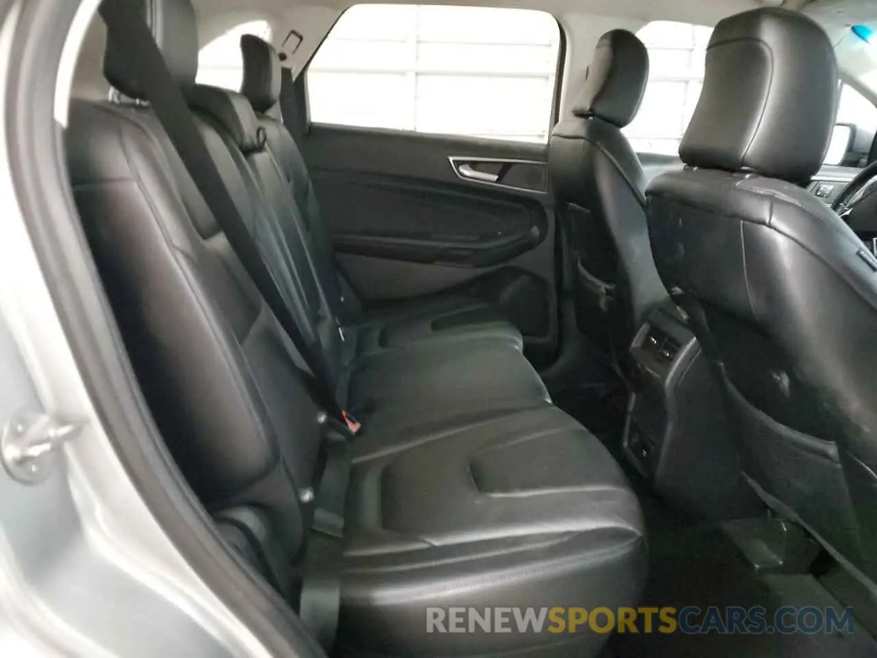 11 Photograph of a damaged car 2FMPK4K92NBA29593 FORD EDGE 2022