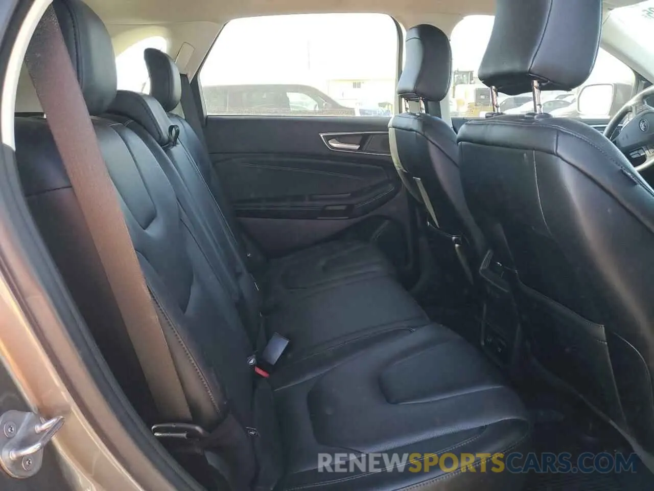 11 Photograph of a damaged car 2FMPK4K92NBA57328 FORD EDGE 2022