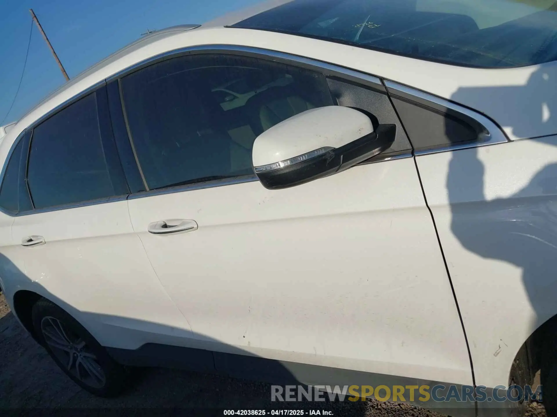 14 Photograph of a damaged car 2FMPK4K92NBB12134 FORD EDGE 2022