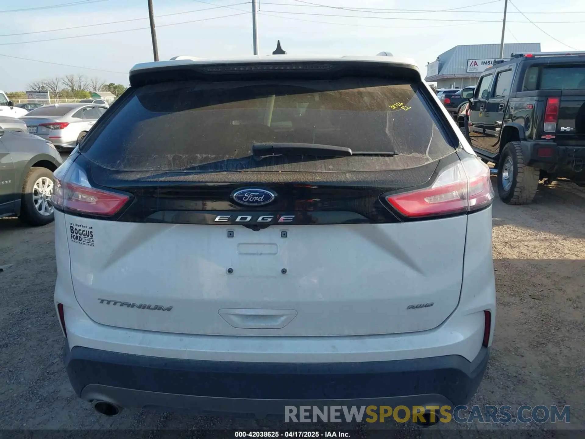17 Photograph of a damaged car 2FMPK4K92NBB12134 FORD EDGE 2022