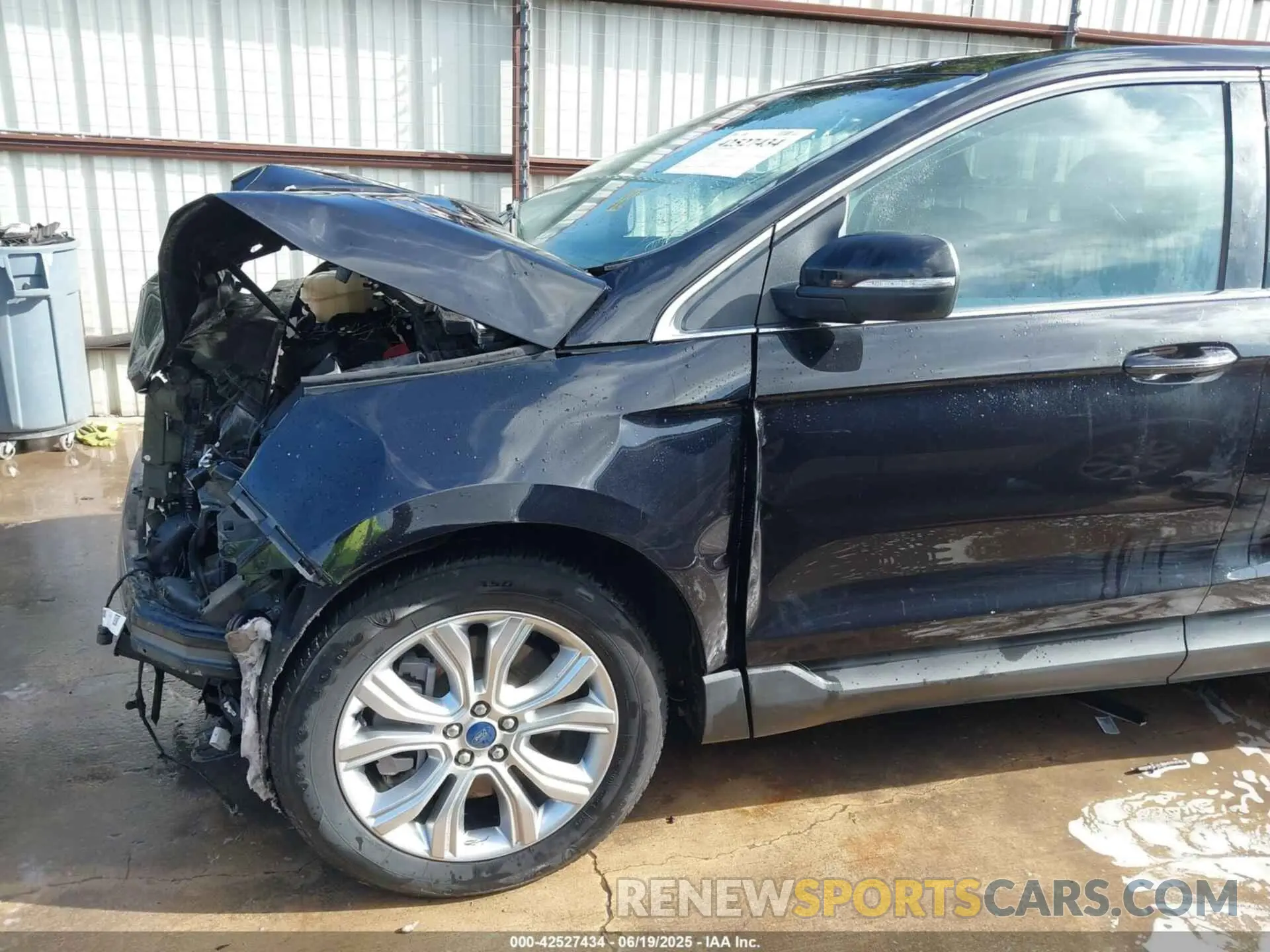 19 Photograph of a damaged car 2FMPK4K93NBA37833 FORD EDGE 2022