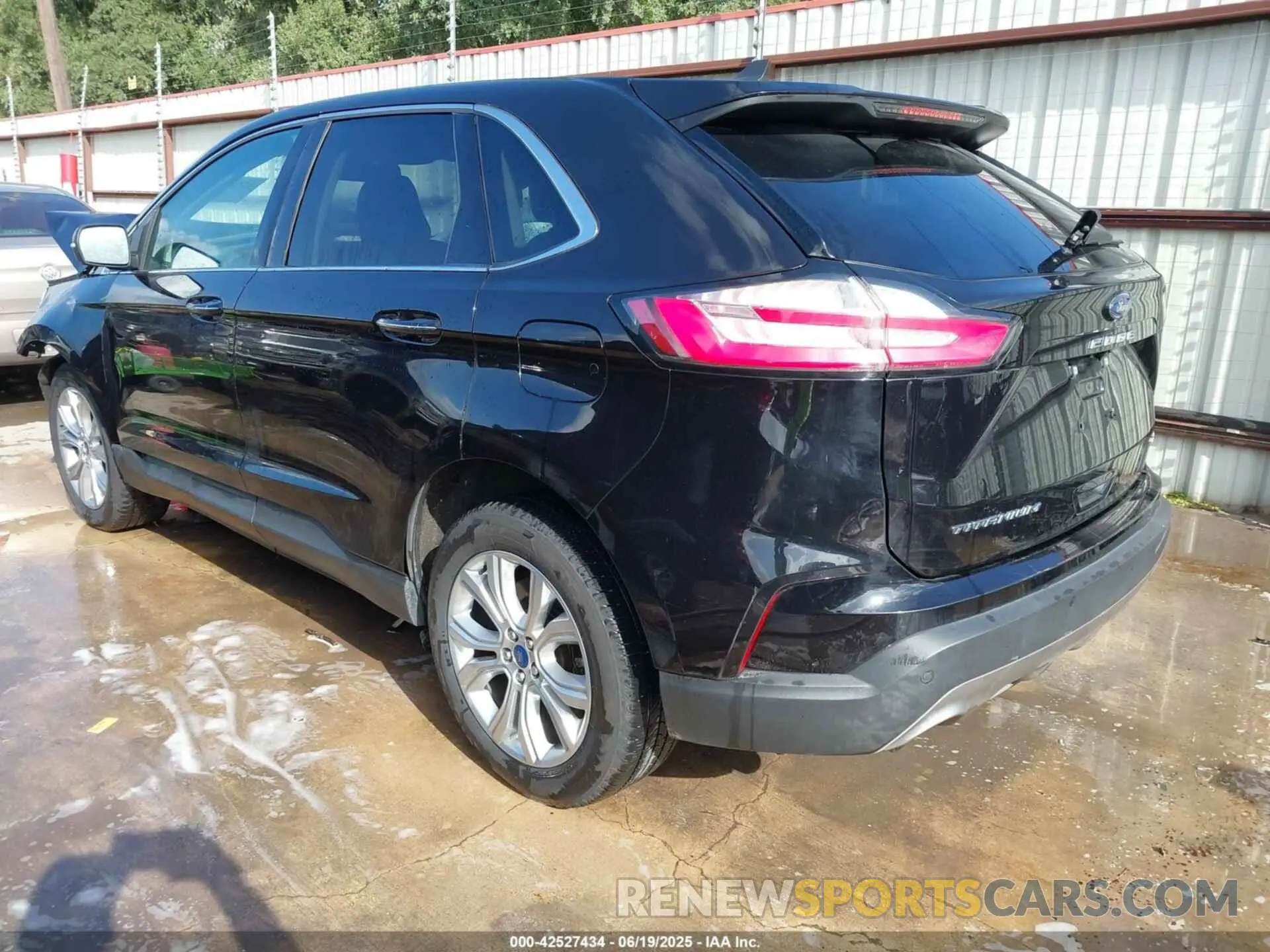 3 Photograph of a damaged car 2FMPK4K93NBA37833 FORD EDGE 2022