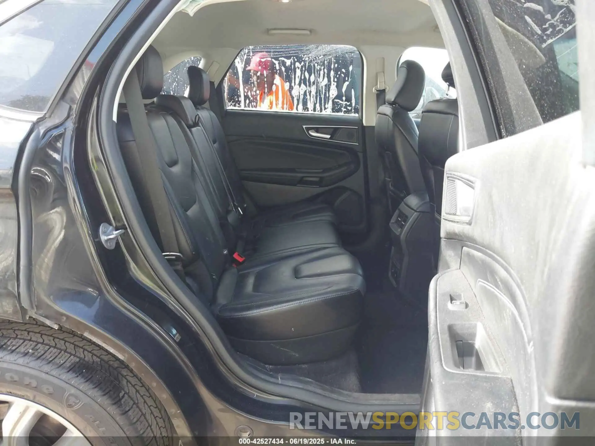 8 Photograph of a damaged car 2FMPK4K93NBA37833 FORD EDGE 2022