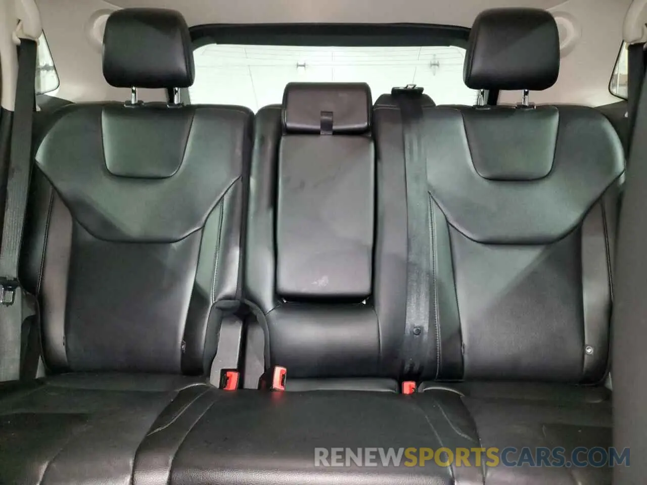 10 Photograph of a damaged car 2FMPK4K93NBB07072 FORD EDGE 2022