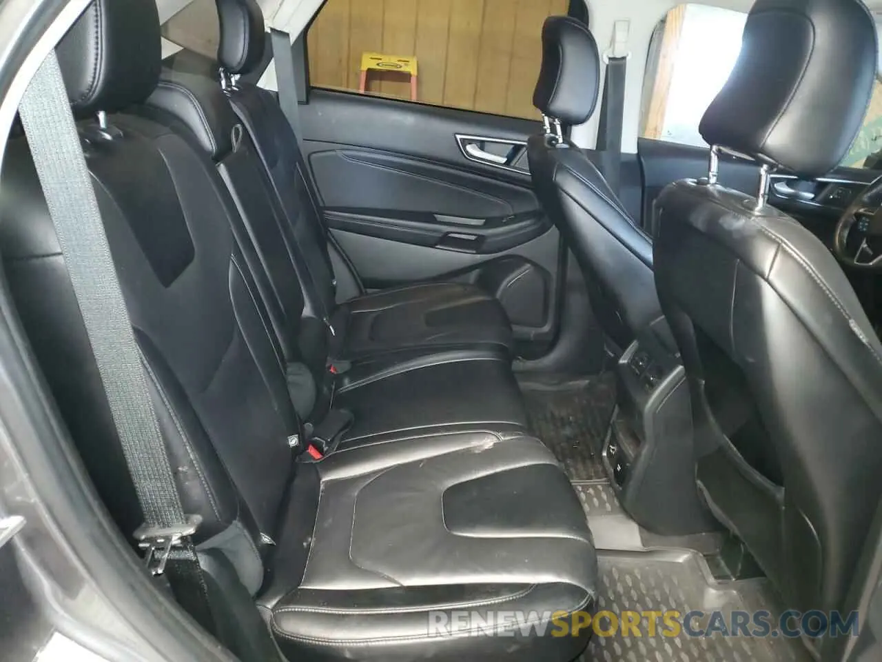 11 Photograph of a damaged car 2FMPK4K94NBA51918 FORD EDGE 2022