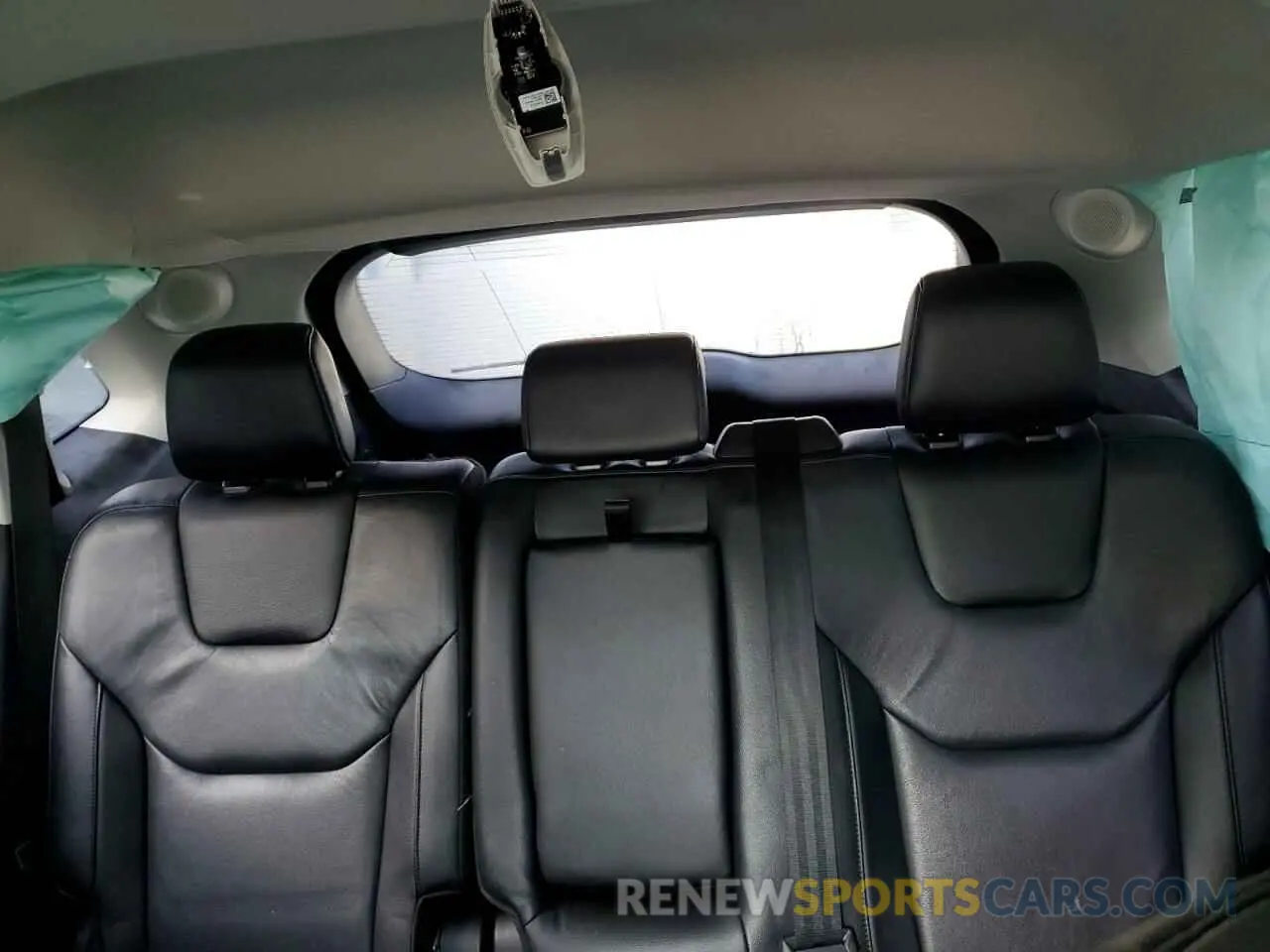 10 Photograph of a damaged car 2FMPK4K94NBB06335 FORD EDGE 2022