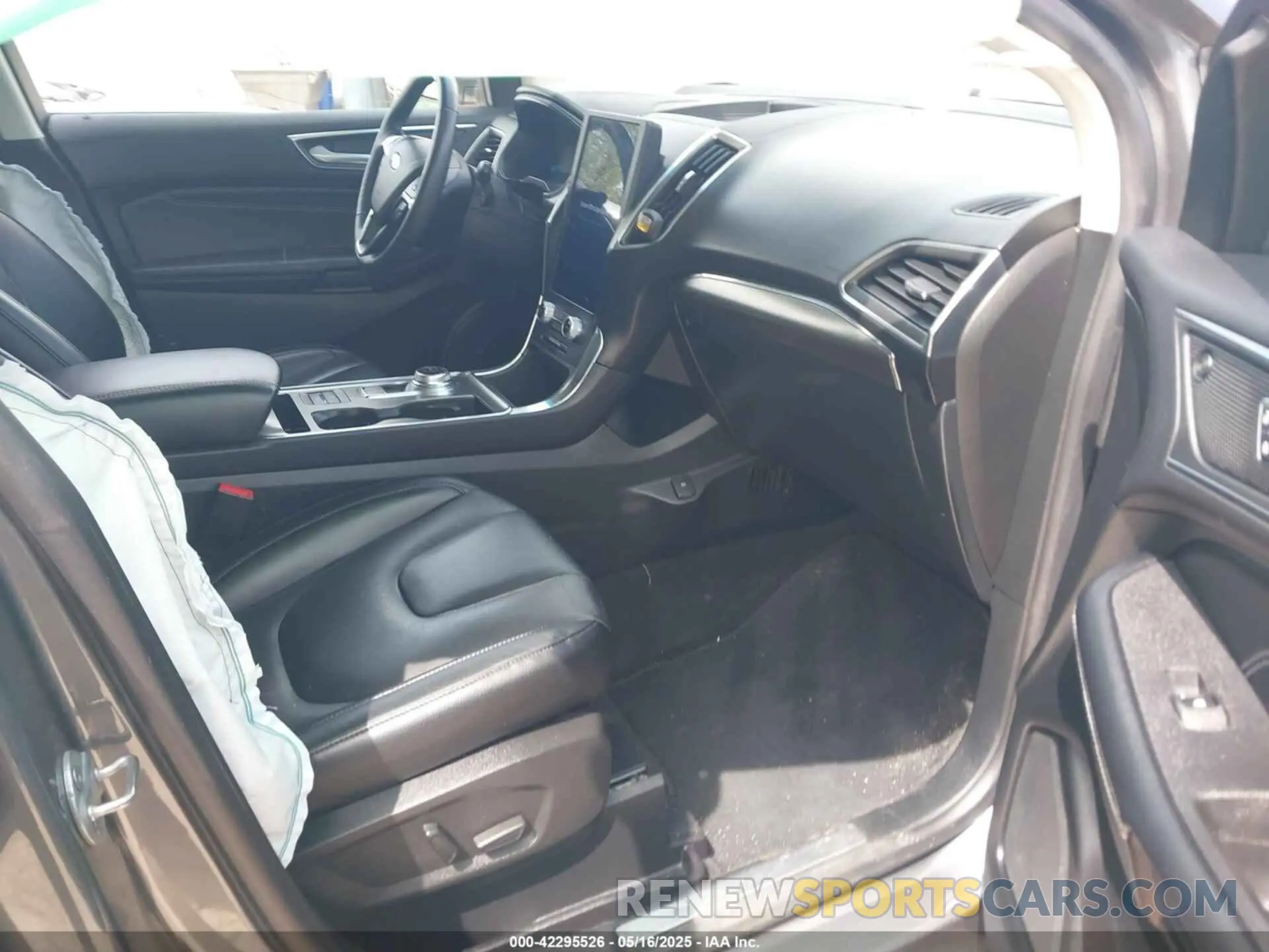 5 Photograph of a damaged car 2FMPK4K94NBB07047 FORD EDGE 2022