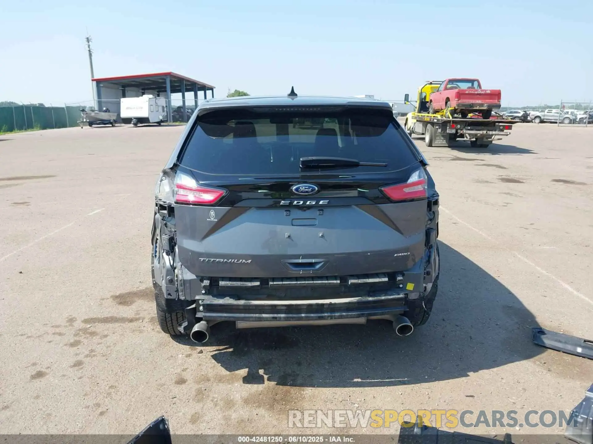 17 Photograph of a damaged car 2FMPK4K94NBB07131 FORD EDGE 2022