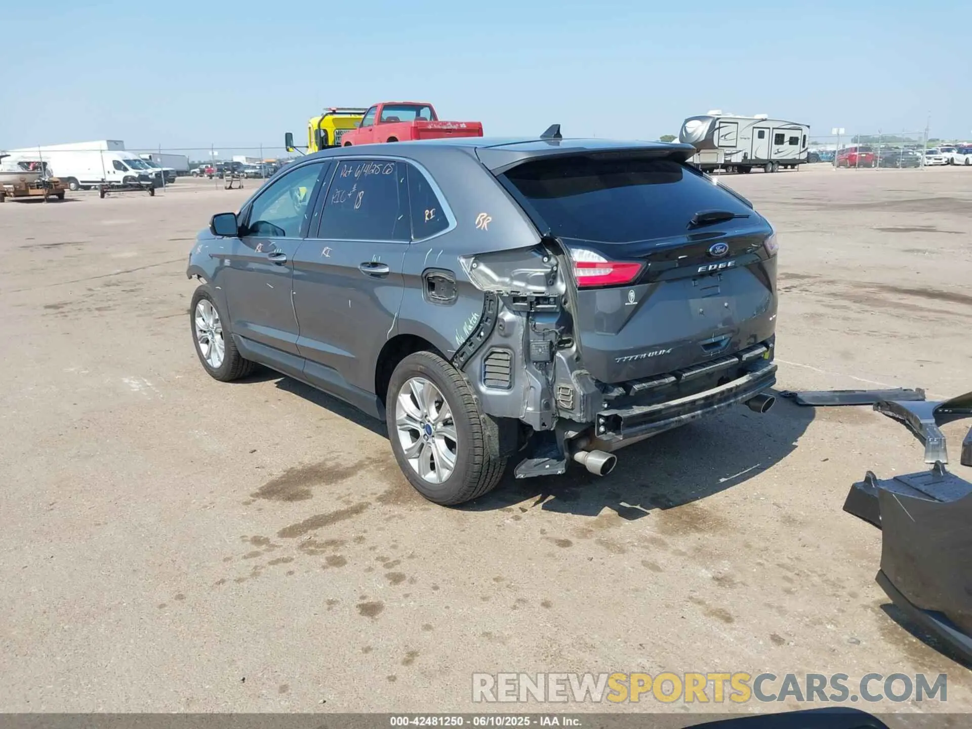 3 Photograph of a damaged car 2FMPK4K94NBB07131 FORD EDGE 2022