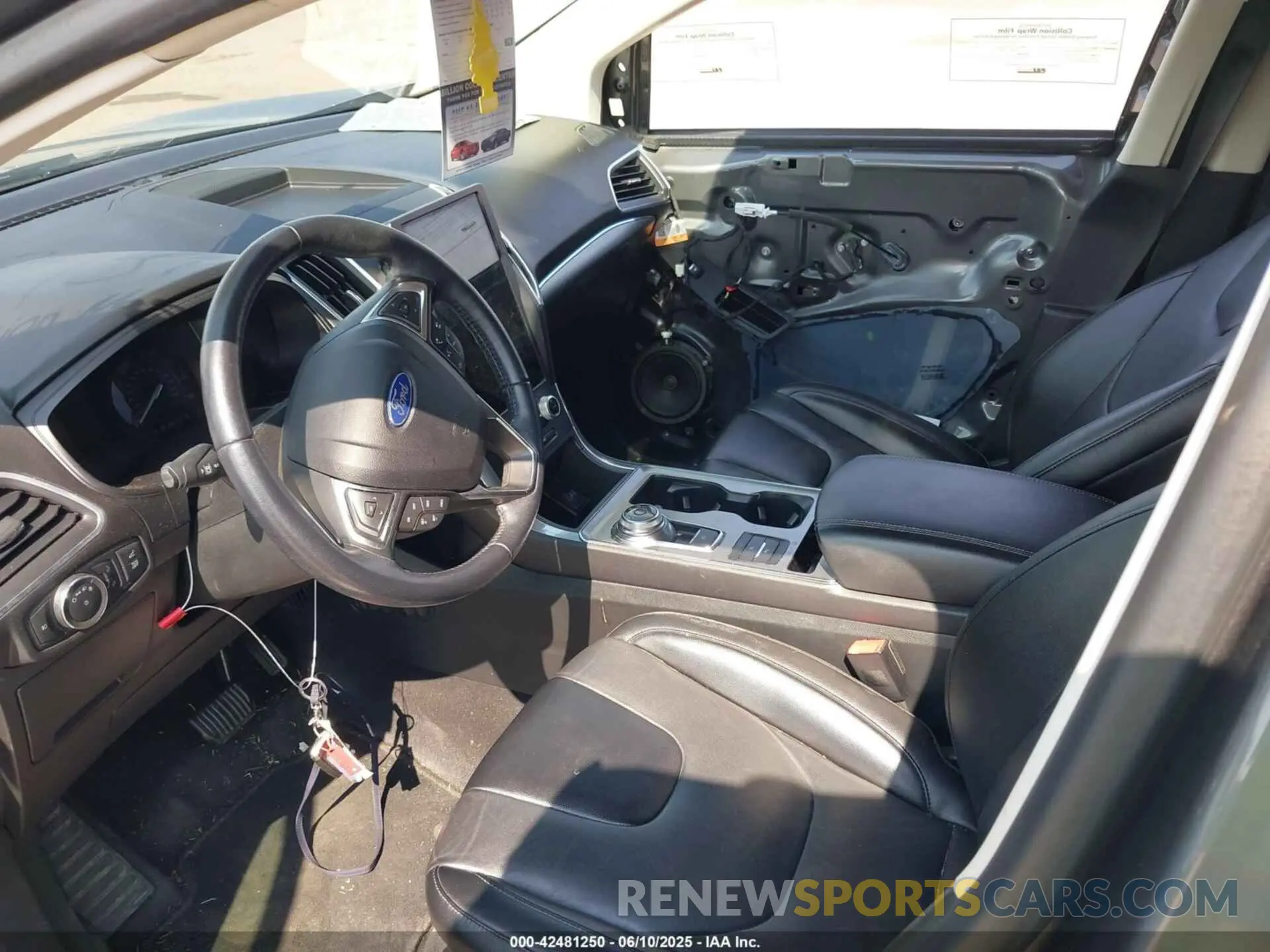5 Photograph of a damaged car 2FMPK4K94NBB07131 FORD EDGE 2022