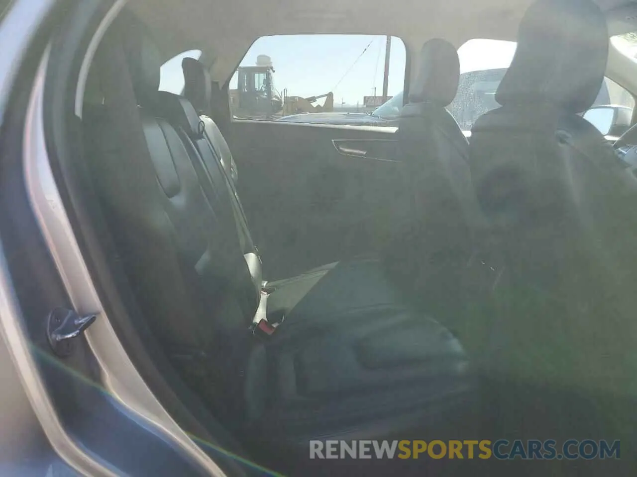 11 Photograph of a damaged car 2FMPK4K95NBA39342 FORD EDGE 2022