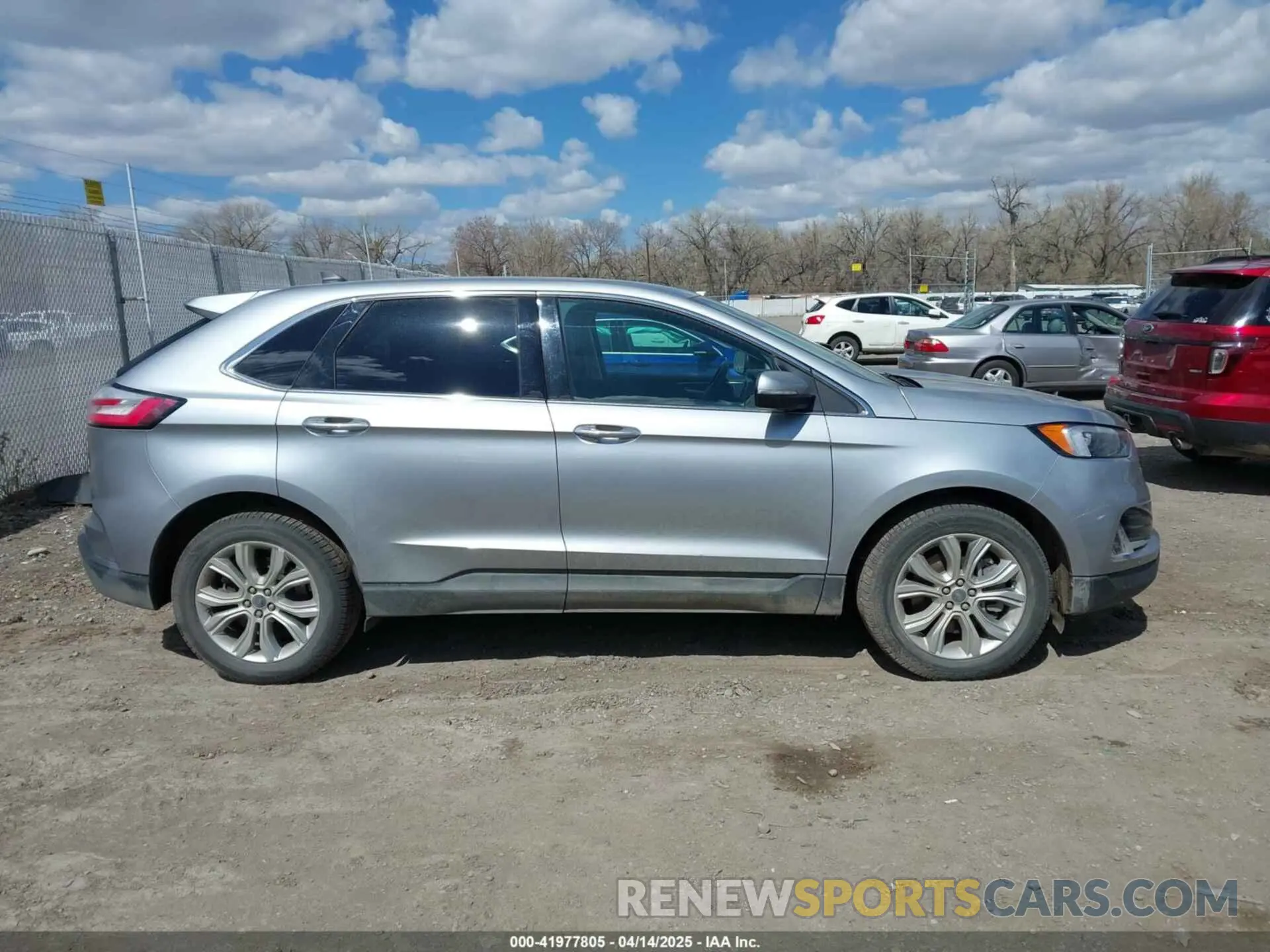 13 Photograph of a damaged car 2FMPK4K95NBA62894 FORD EDGE 2022
