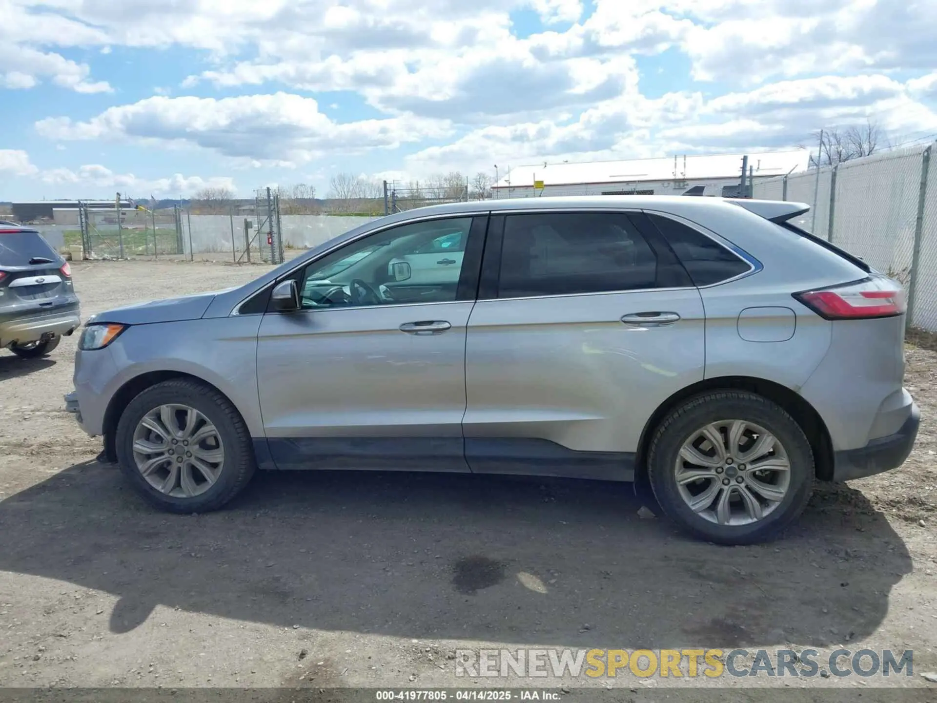 14 Photograph of a damaged car 2FMPK4K95NBA62894 FORD EDGE 2022