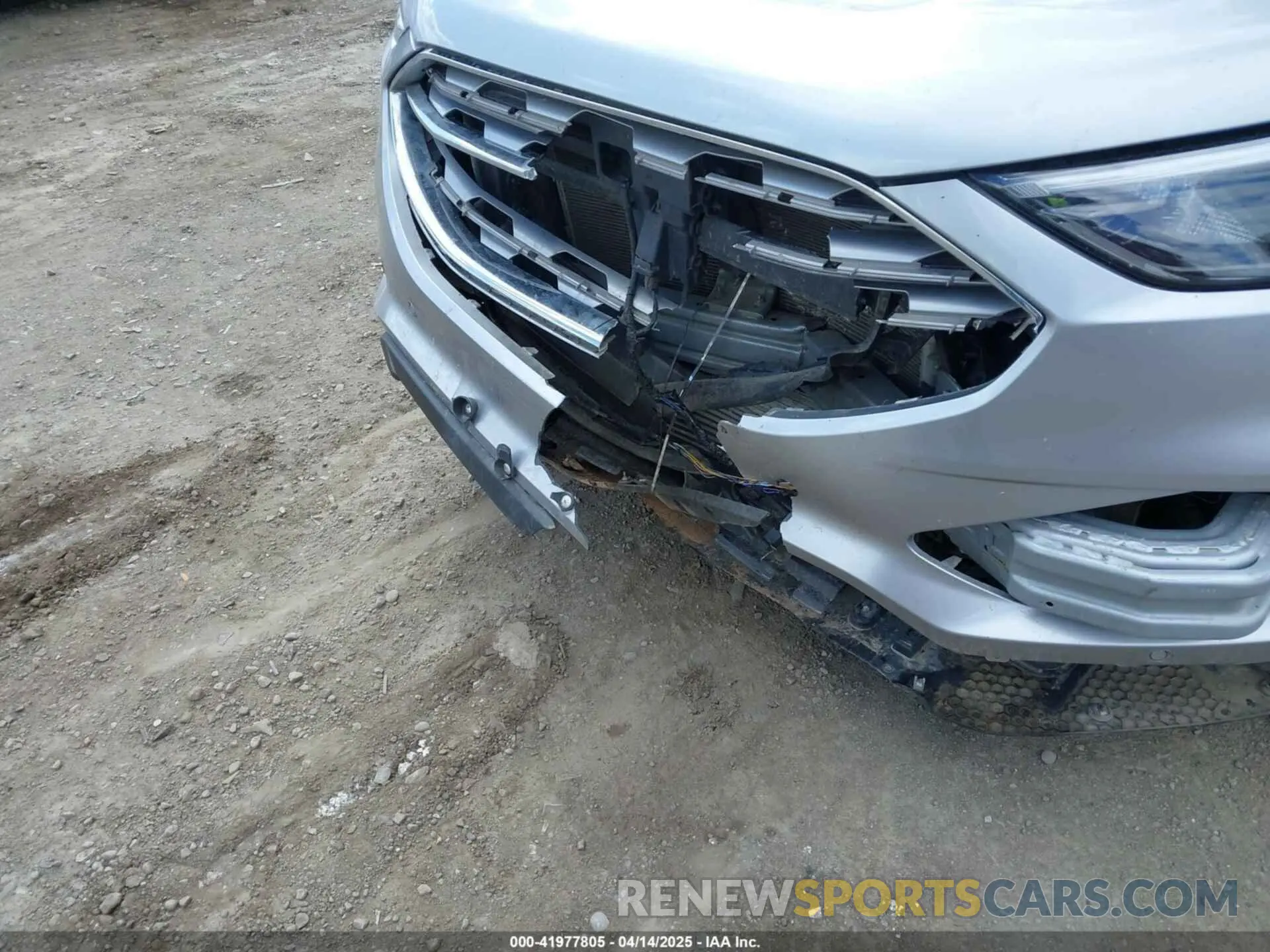 17 Photograph of a damaged car 2FMPK4K95NBA62894 FORD EDGE 2022