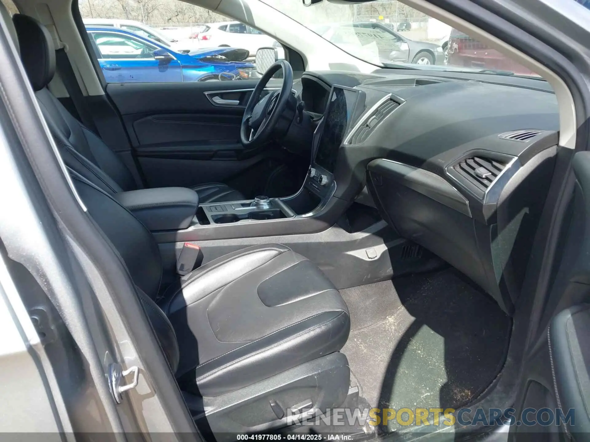 5 Photograph of a damaged car 2FMPK4K95NBA62894 FORD EDGE 2022
