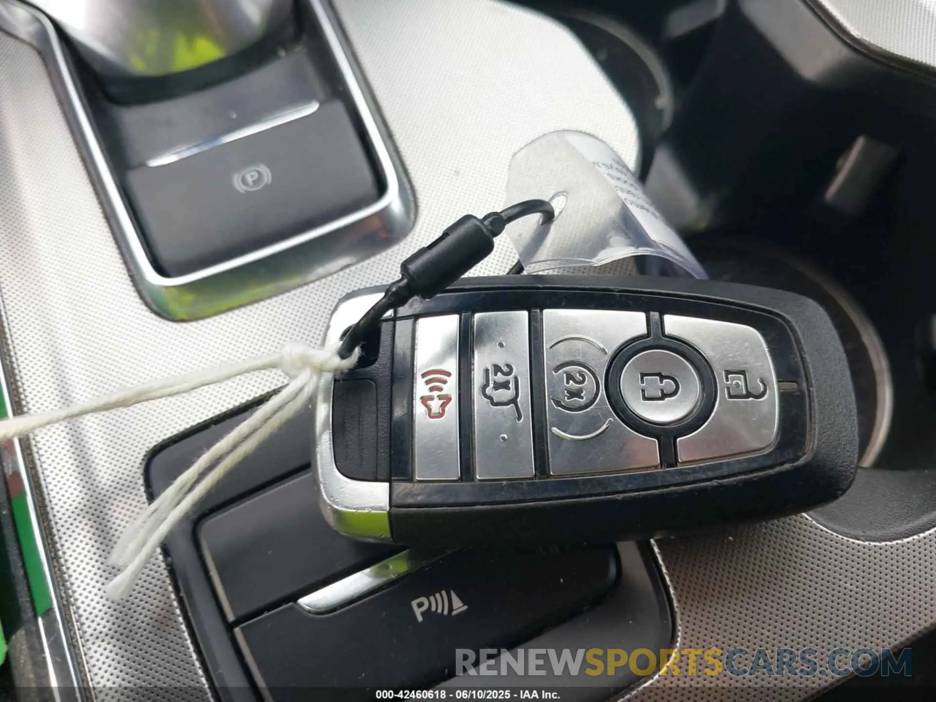 11 Photograph of a damaged car 2FMPK4K95NBB06781 FORD EDGE 2022