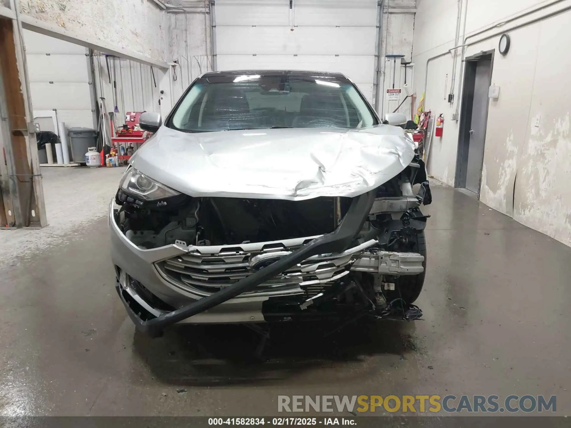 12 Photograph of a damaged car 2FMPK4K96NBA22582 FORD EDGE 2022