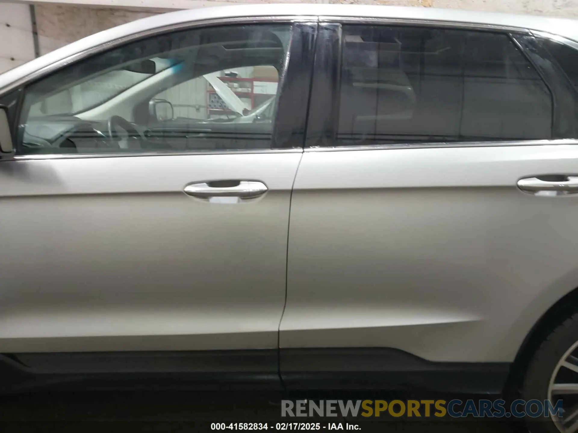 14 Photograph of a damaged car 2FMPK4K96NBA22582 FORD EDGE 2022