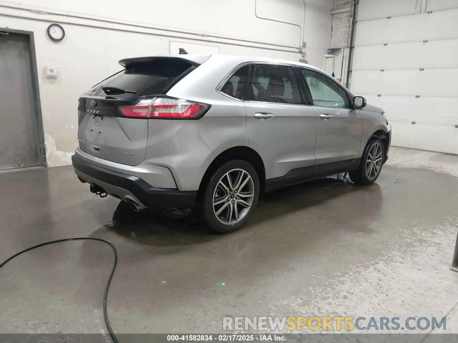 4 Photograph of a damaged car 2FMPK4K96NBA22582 FORD EDGE 2022
