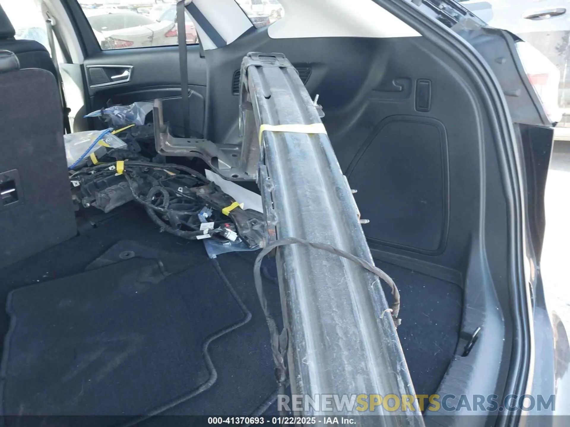 12 Photograph of a damaged car 2FMPK4K96NBA38426 FORD EDGE 2022