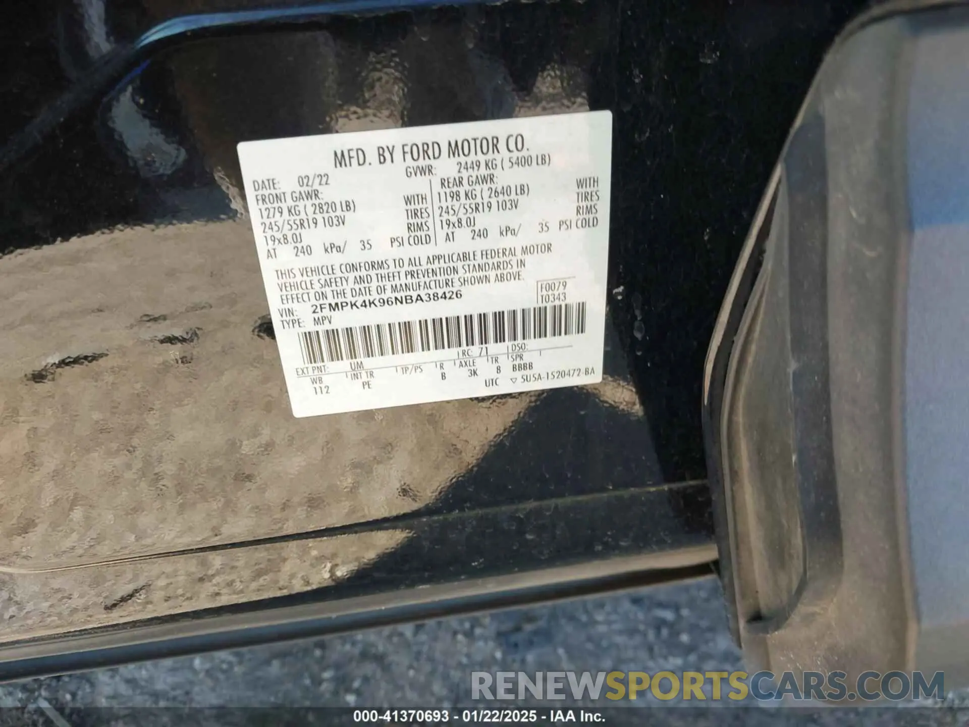 9 Photograph of a damaged car 2FMPK4K96NBA38426 FORD EDGE 2022