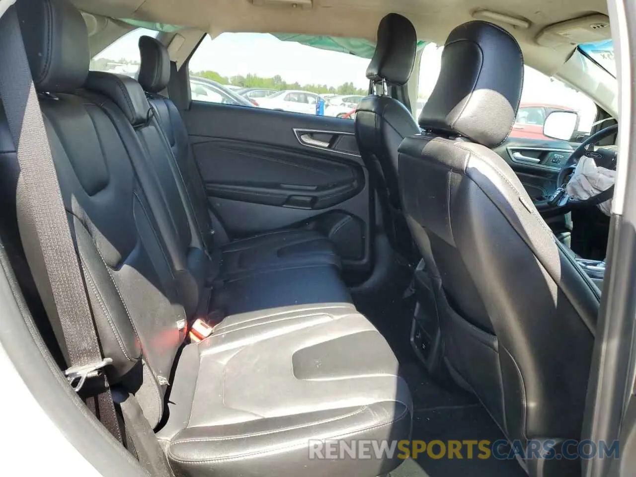 11 Photograph of a damaged car 2FMPK4K96NBB05932 FORD EDGE 2022