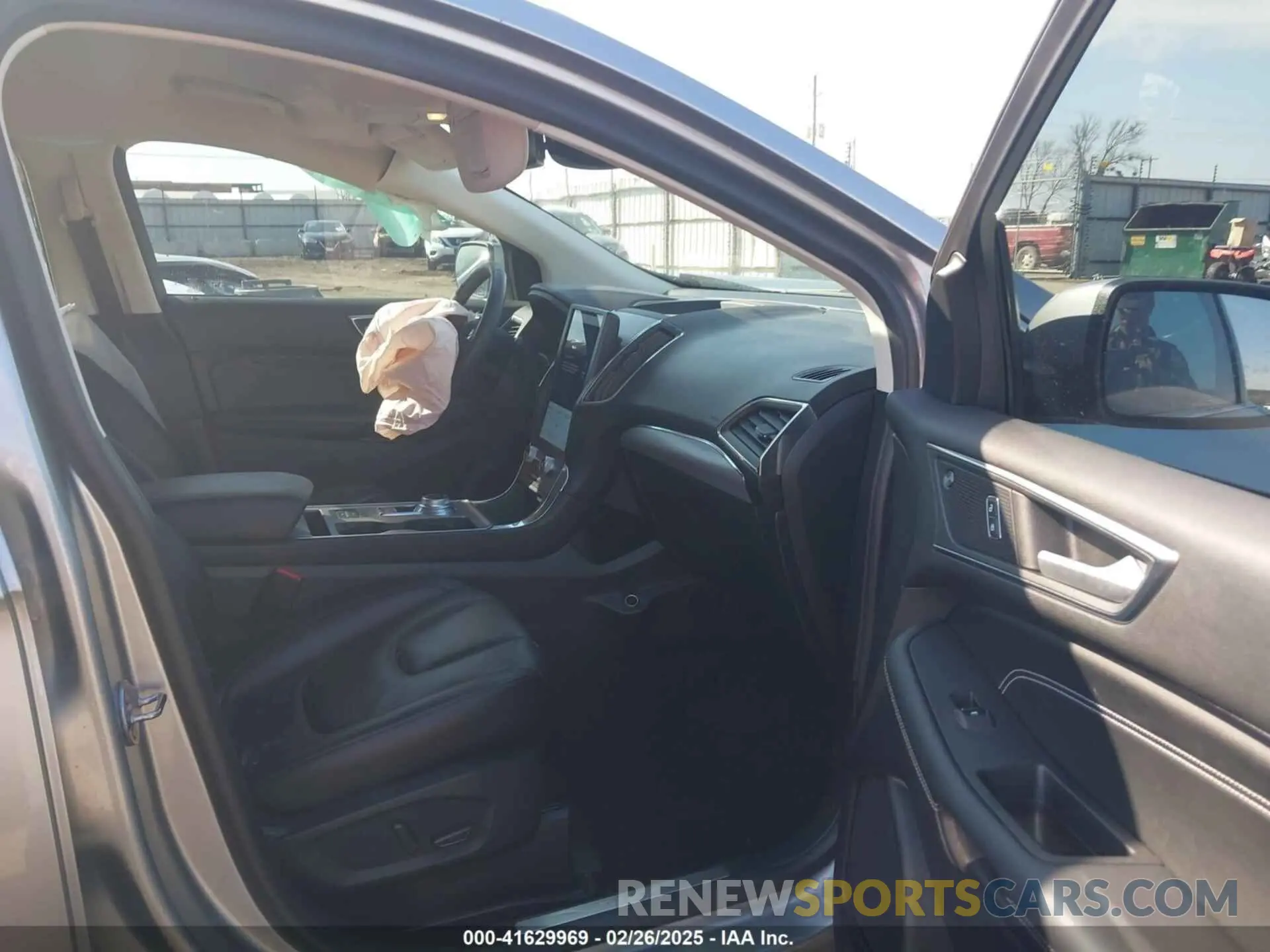 5 Photograph of a damaged car 2FMPK4K97NBA13096 FORD EDGE 2022