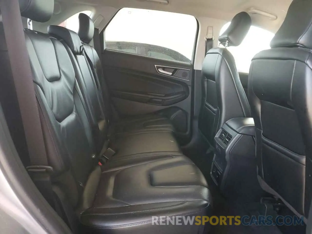 11 Photograph of a damaged car 2FMPK4K97NBA39777 FORD EDGE 2022