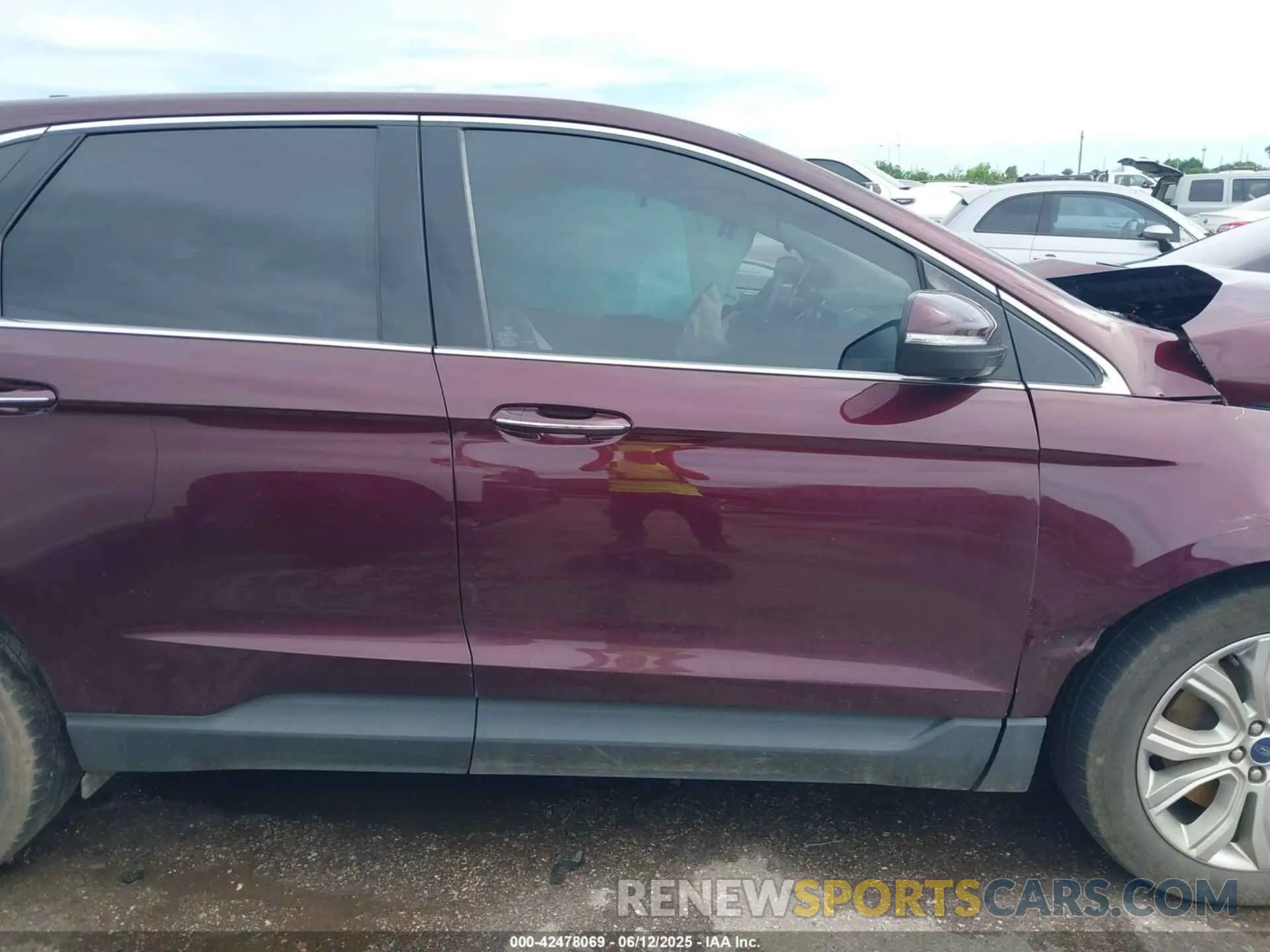 12 Photograph of a damaged car 2FMPK4K98NBA38699 FORD EDGE 2022