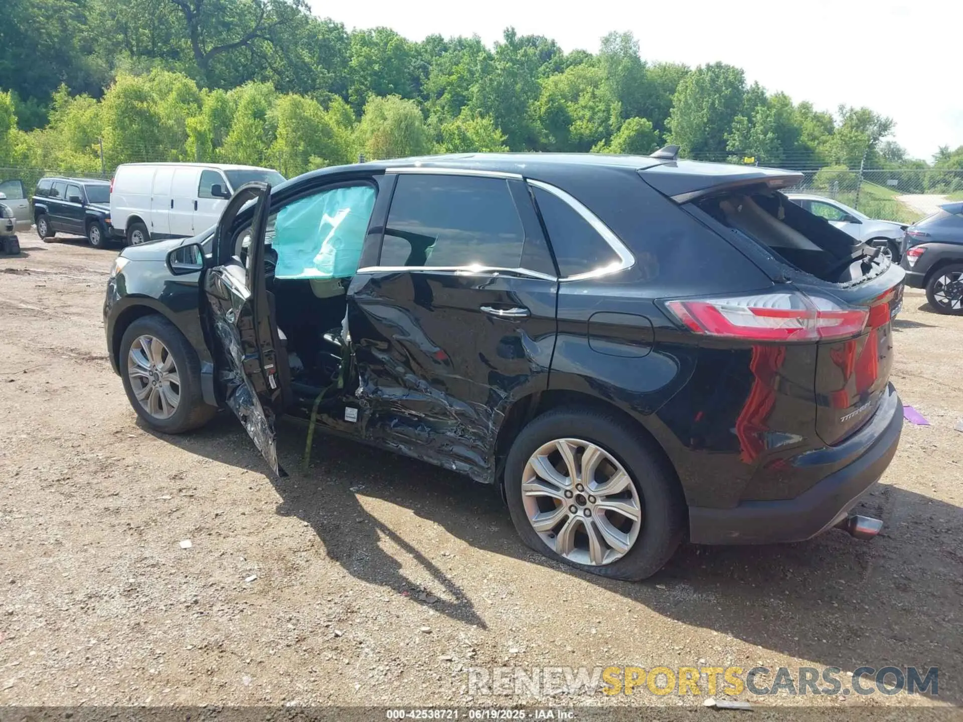 3 Photograph of a damaged car 2FMPK4K98NBA39528 FORD EDGE 2022
