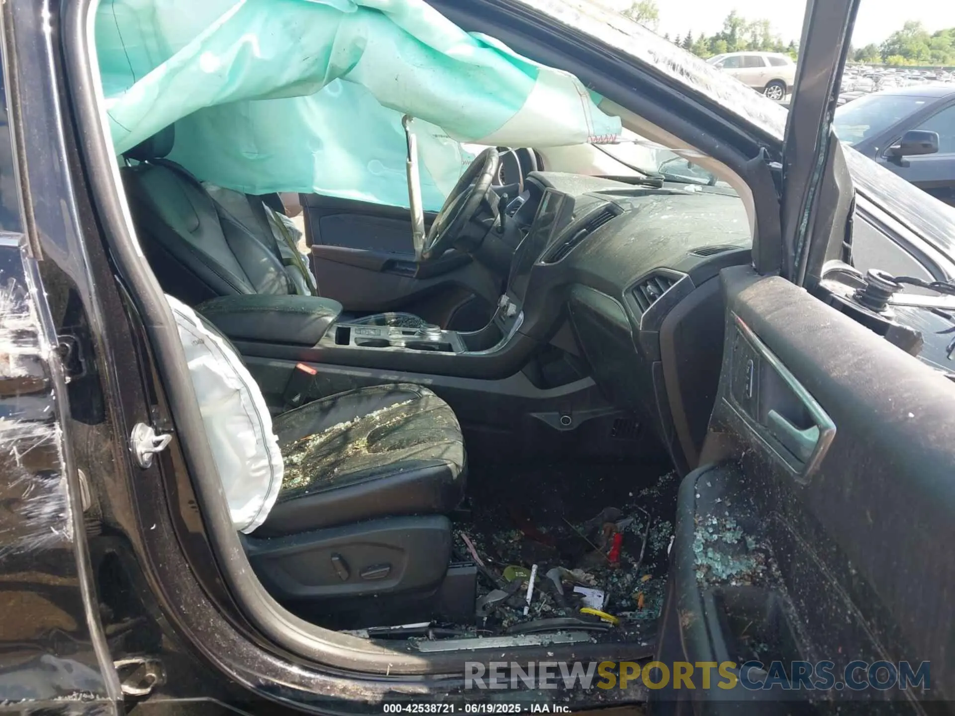 5 Photograph of a damaged car 2FMPK4K98NBA39528 FORD EDGE 2022